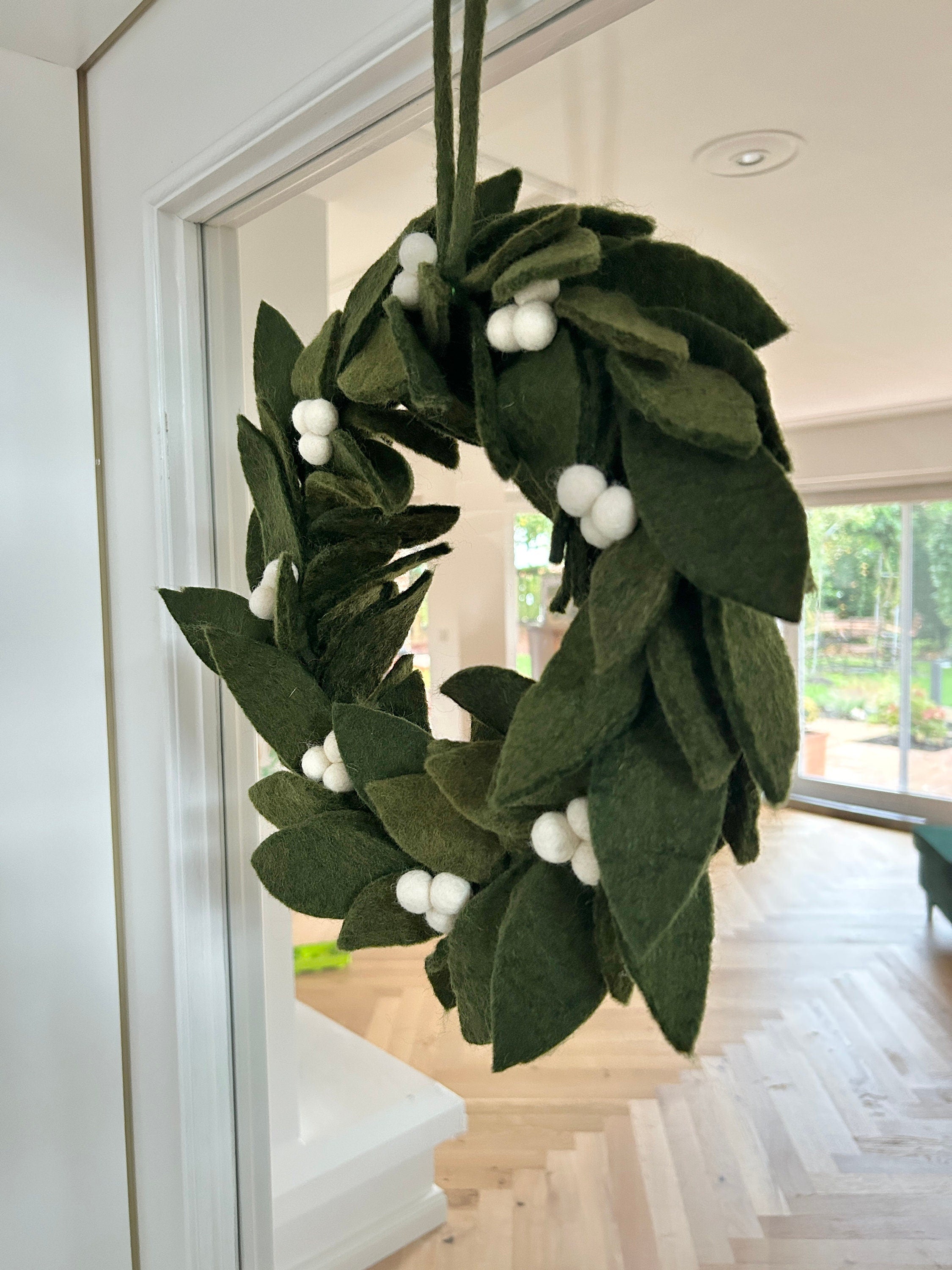 Weihnachten Türkranz I Mistelzweig weiße Beeren aus Filz handgemacht I Weihnachtsdeko I Beeren Kranz I Indoor Deko Weihnachten I Filzkranz