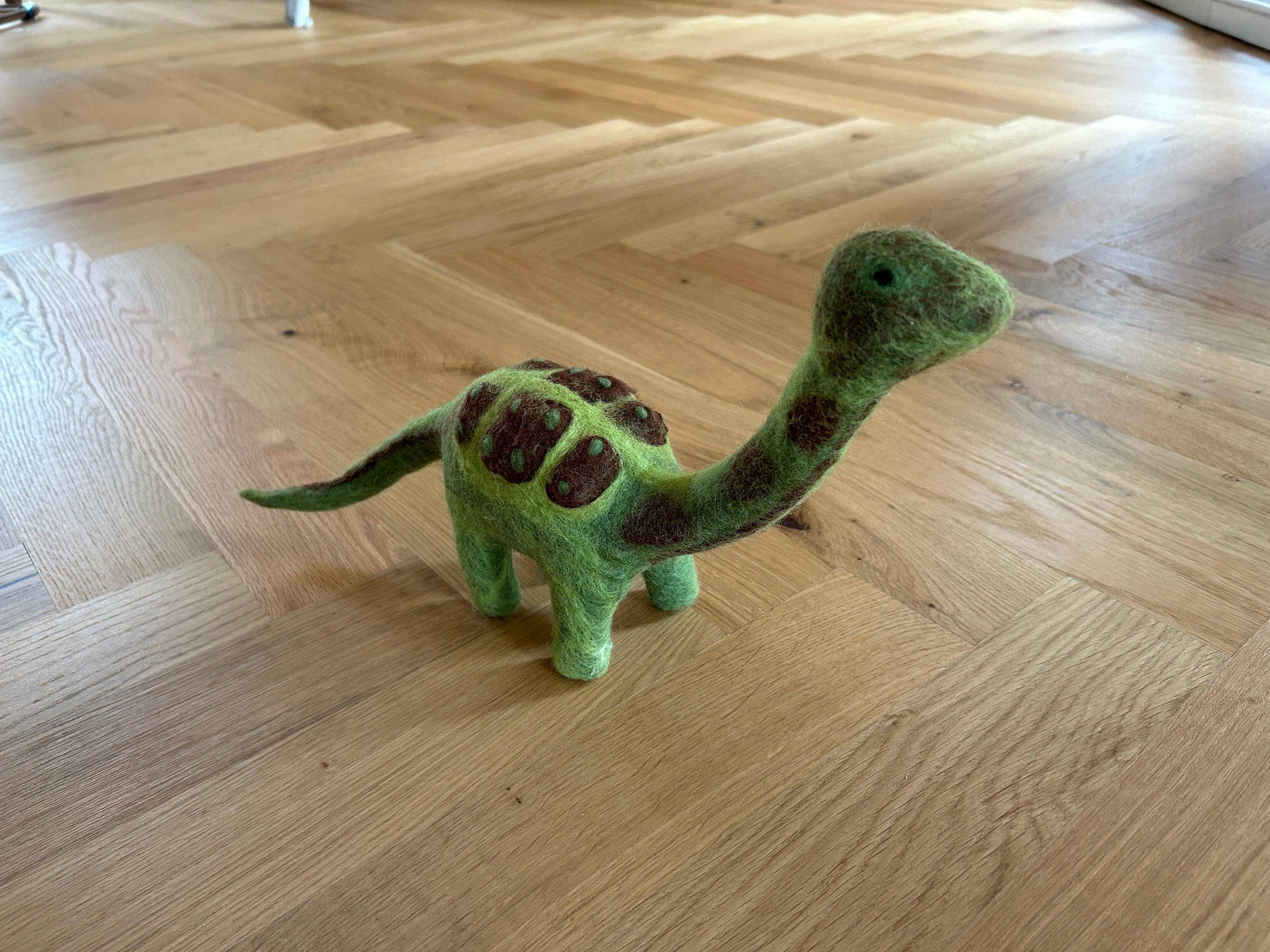 Dinos handgemacht aus Filz I Kinderzimmerdeko I Spielzeug I Kuscheltier I Plüschtier I Babyzimmer I Dinosaurier Deko