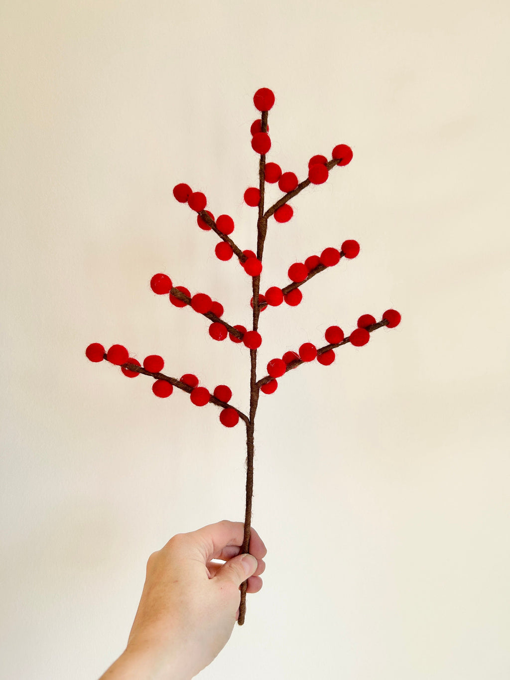 Beerenzweig rot I handgefilzter Zweig I Dekoration I Blumenstrauß I