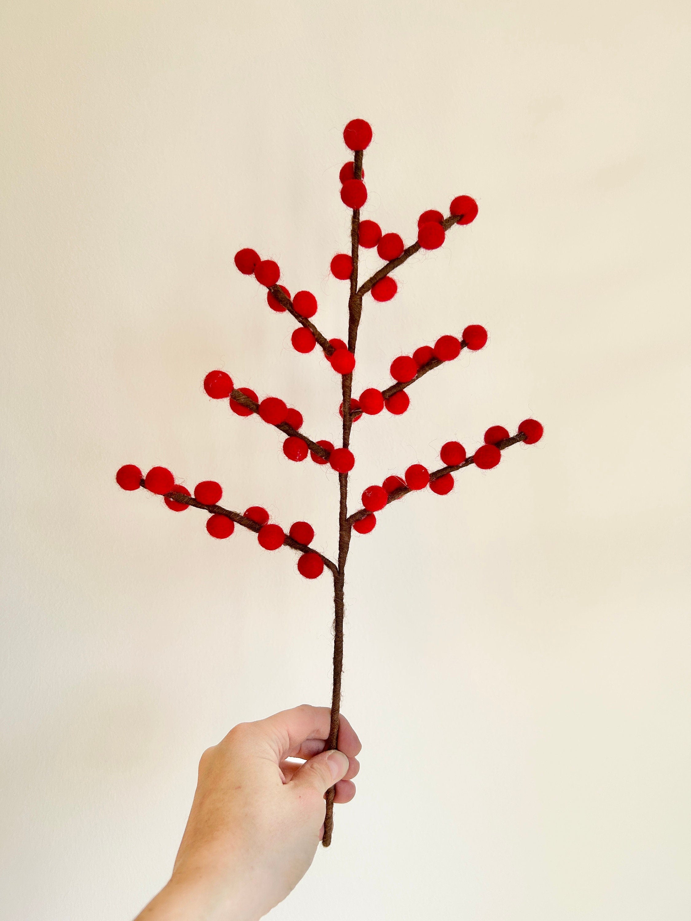 Beerenzweig rot I handgefilzter Zweig I Dekoration I Blumenstrauß I
