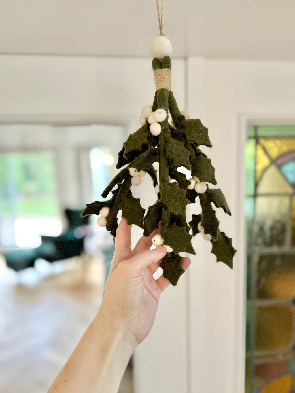 Stechpalme aus Filz I handgefilzt aus Wolle I Fensterdeko I Weihnachtsdeko I Beerenzweig I Misteln I Weihnachtsanhänger aus Filz