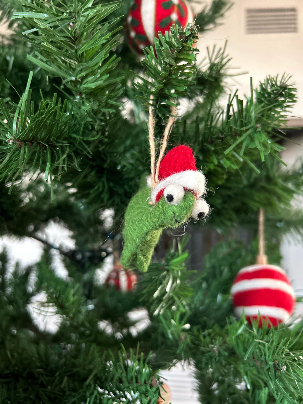 Weihnachtsanhänger Dino mit Weihnachtsmütze I Christbaumschmuck Weihnachtsdeko I Winter Weihnachtsbaum I Weihnachtsschaf