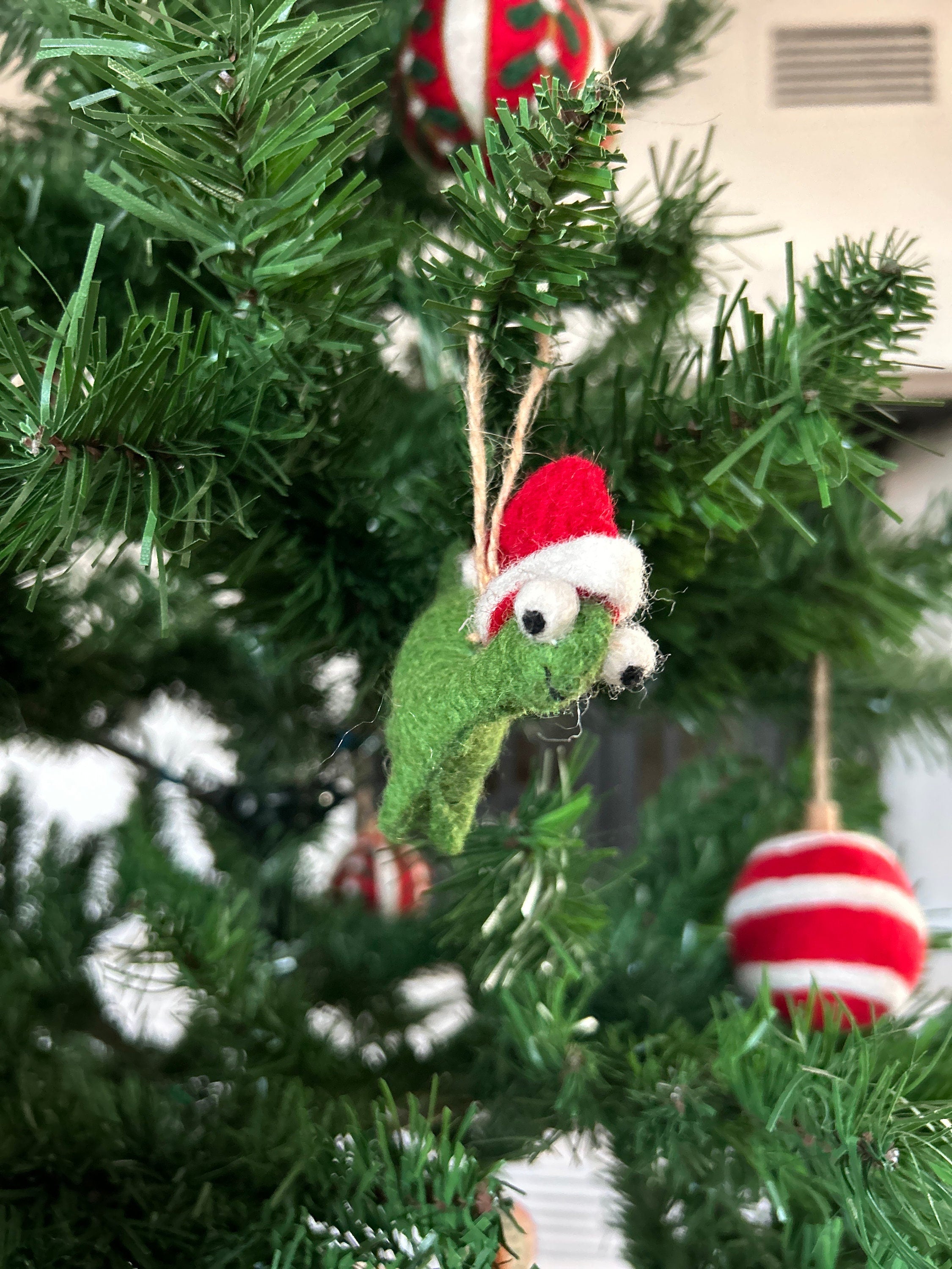 Weihnachtsanhänger Dino mit Weihnachtsmütze I Christbaumschmuck Weihnachtsdeko I Winter Weihnachtsbaum I Weihnachtsschaf