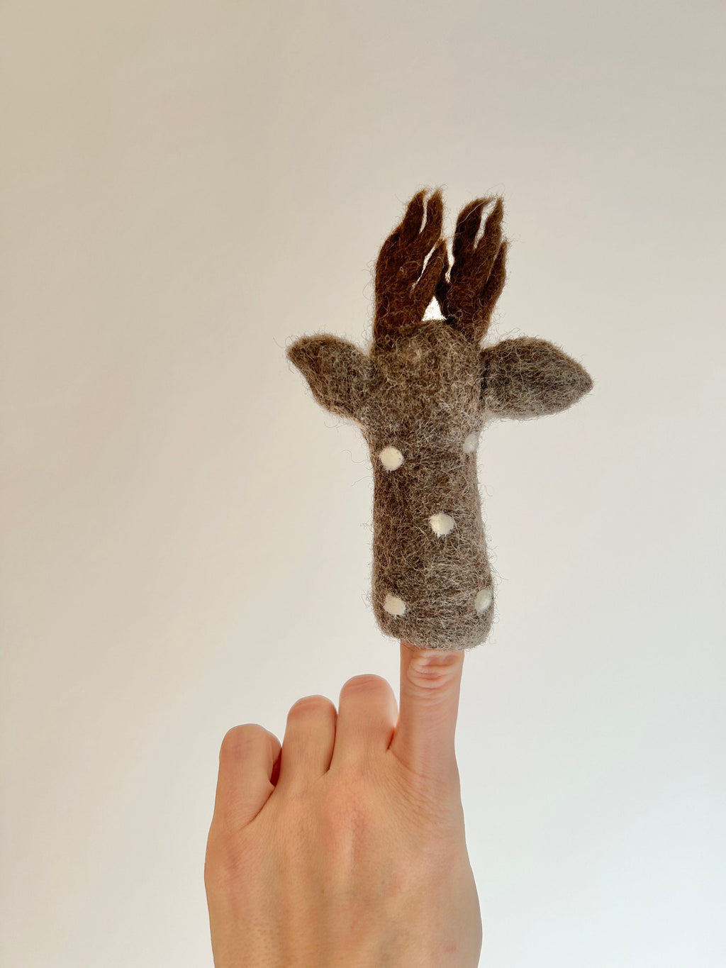 Fingerpuppe Hirsch aus Filz I Fingerspiel I Waldtiere I Reh aus Filz