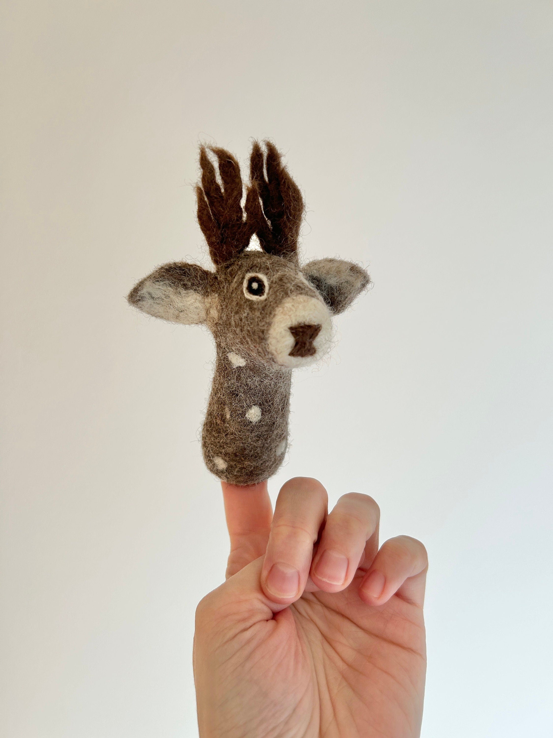 Fingerpuppe Hirsch aus Filz I Fingerspiel I Waldtiere I Reh aus Filz