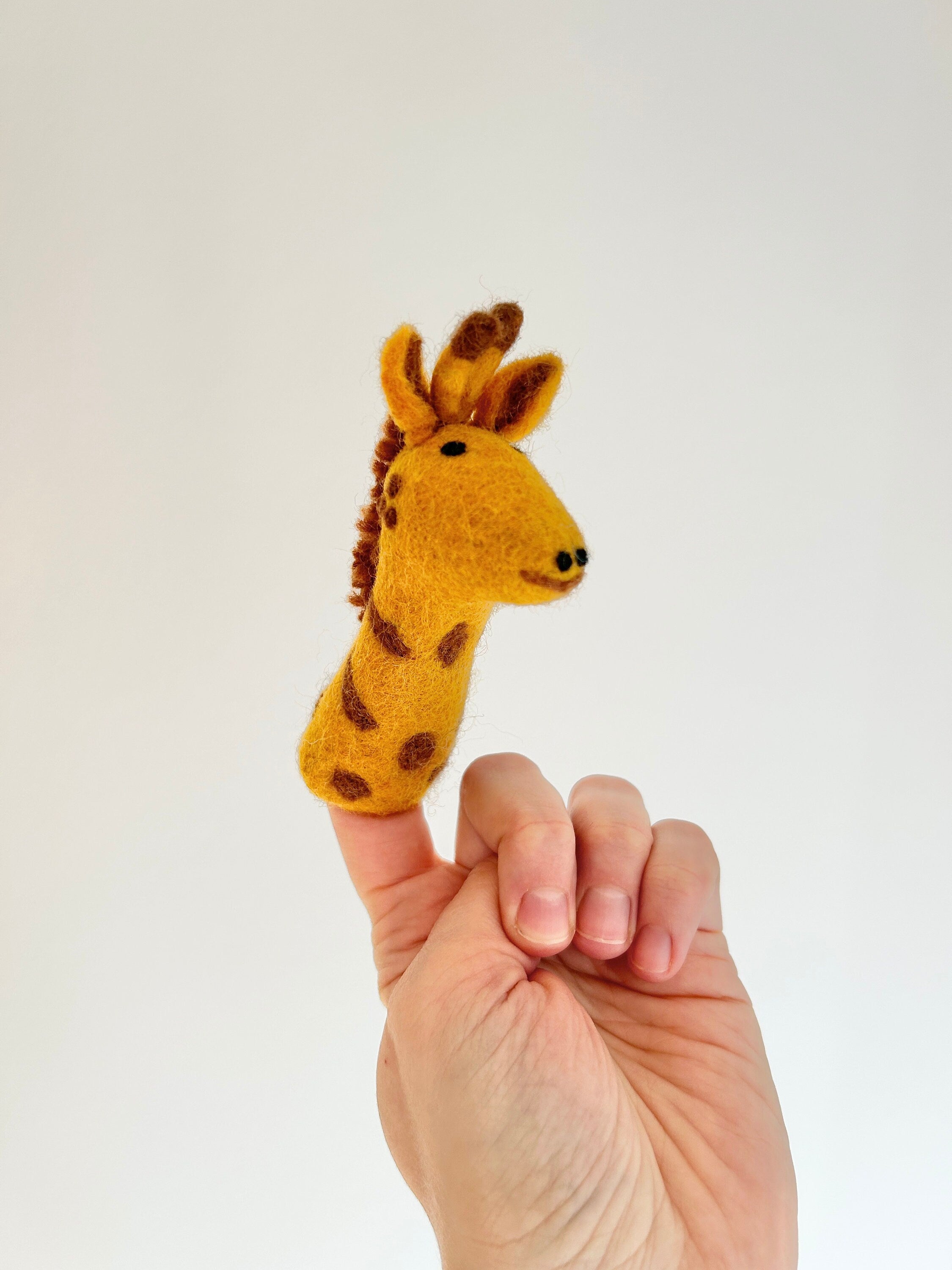 Niedliche Fingerpuppe Giraffe aus Filz I Fingerspiel I Safari I Afrikanische Tiere I Spielzeug Montessori I Geschichten erzählen