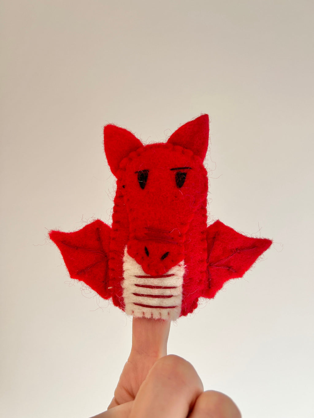 Fingerpuppe roter Drachen aus Filz I Spielzeug Montessori I Geschichten erzählen I bunte Fingerpuppe I Scharlachara