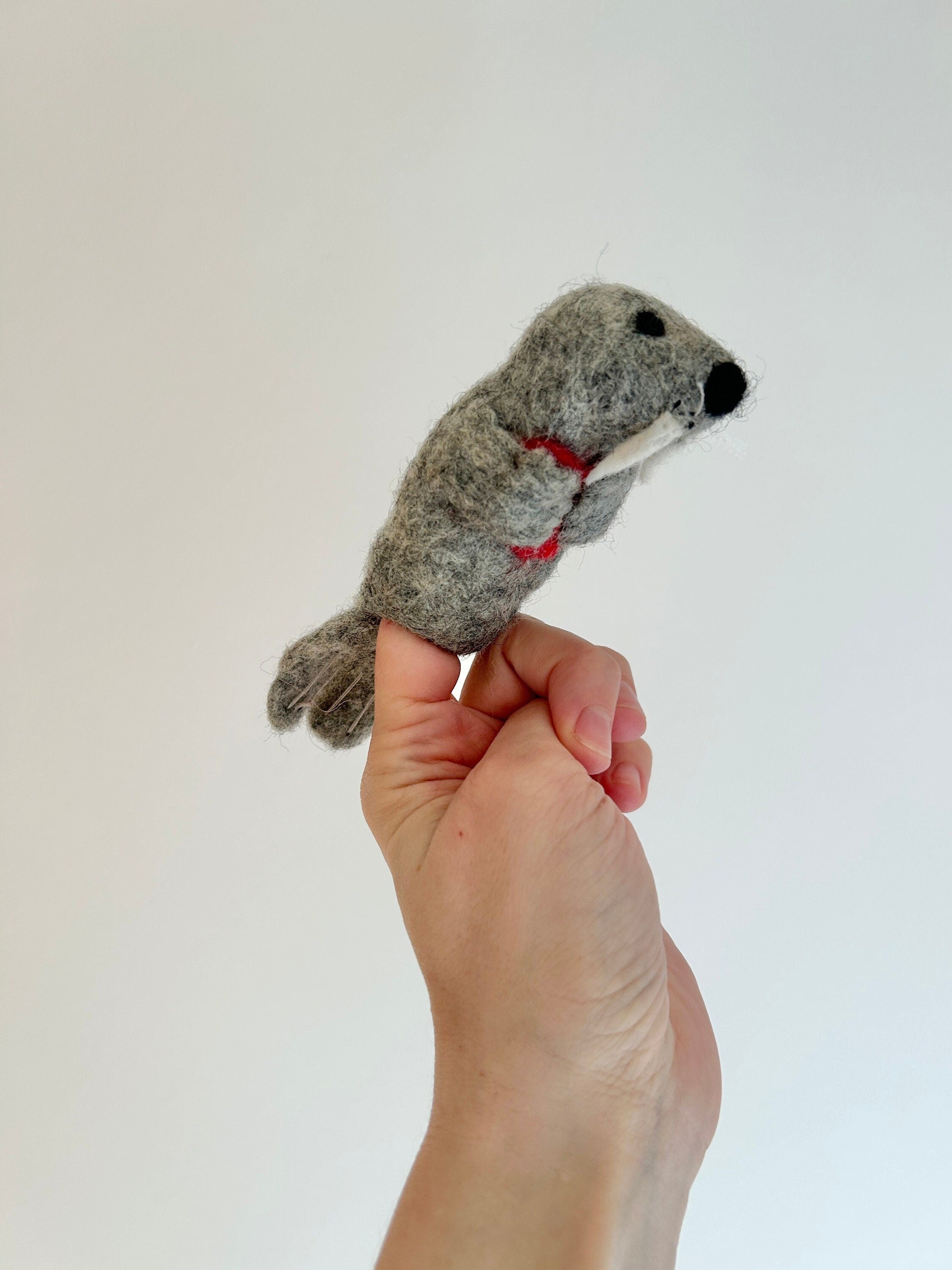 Niedliche Fingerpuppe Robbe aus Filz I Fingerspiel I Meerestiere I Seehund I Fische I Spielzeug Montessori I Geschichten erzählen I Seelöwe