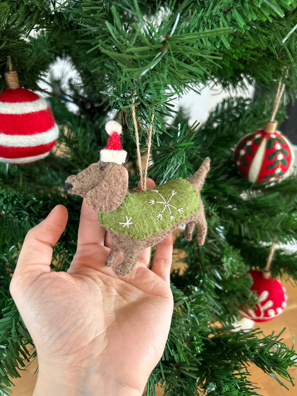 Weihnachtsanhänger Dackel aus Filz I Filz Christbaumschmuck I Weihnachtsdeko I Weihnachtsdackel mit Mütze I Hundeanhänger
