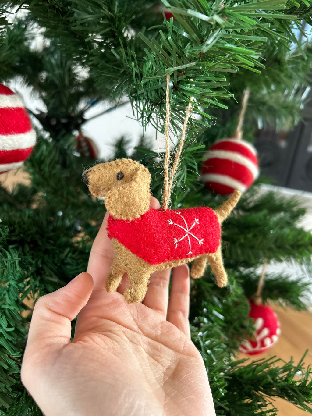 Weihnachtsanhänger Dackel aus Filz I Filz Christbaumschmuck I Weihnachtsdeko I Weihnachtsdackel mit Mantel I Hundeanhänger