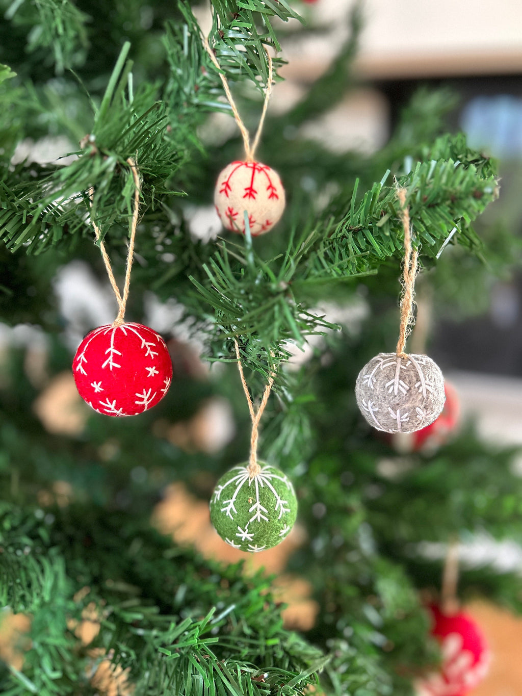 Kleine Weihnachtskugel aus Filz handgemacht I Weihnachtsdeko I Anhänger I Kugeln handgemacht I Weihnachtsschmuck I Christbaumkugel Filz I