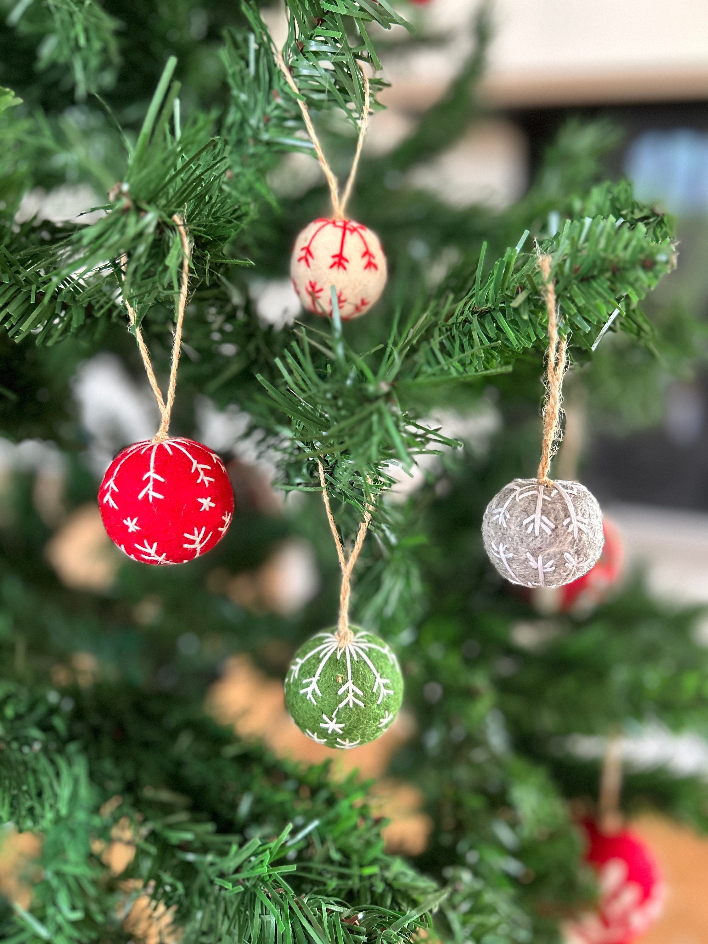 Kleine Weihnachtskugel aus Filz handgemacht I Weihnachtsdeko I Anhänger I Kugeln handgemacht I Weihnachtsschmuck I Christbaumkugel Filz I