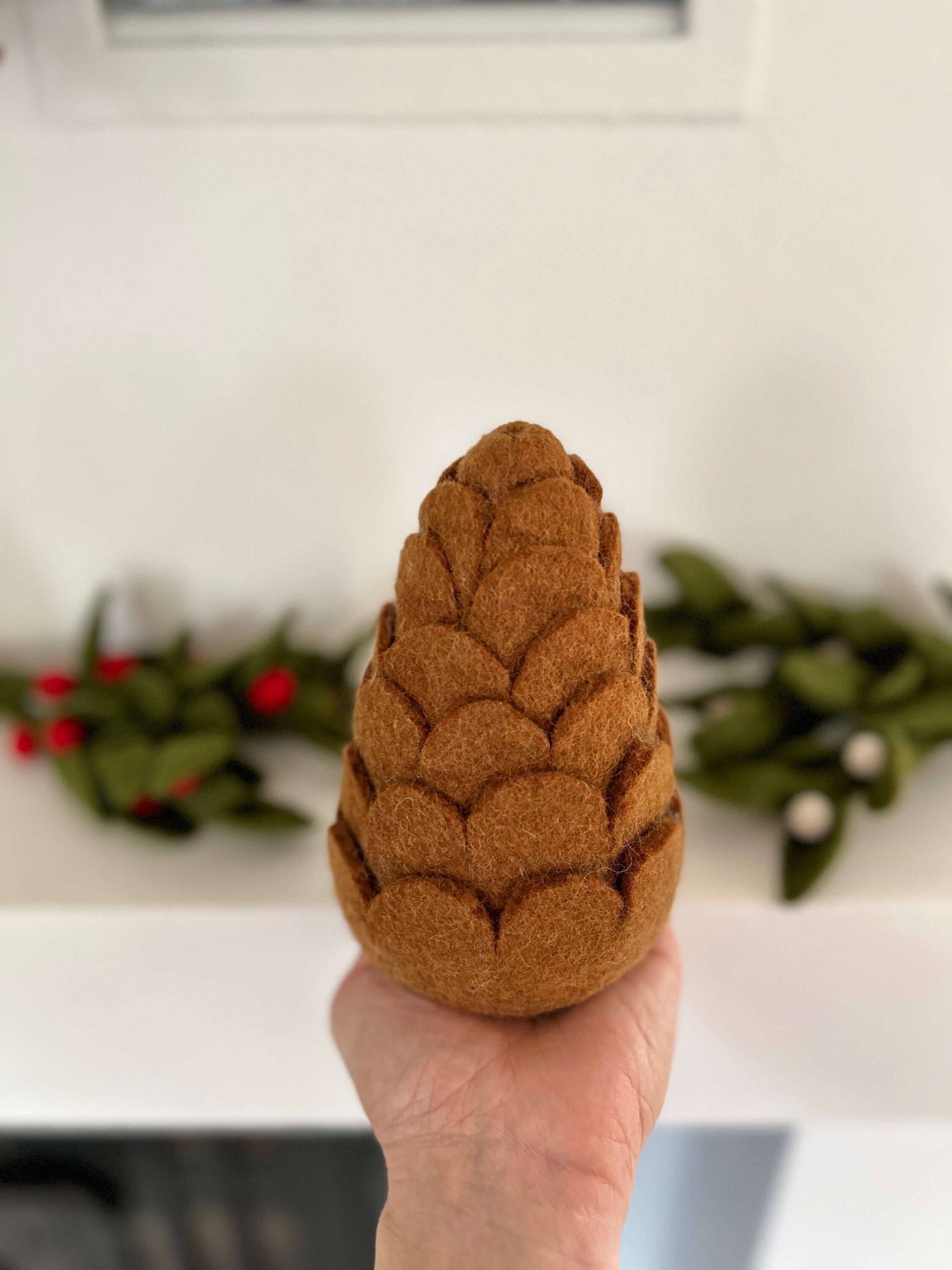 Weihnachtliche Tannenzapfen I Weihnachtsschmuck I Weihnachtsdeko I Herbstdeko I Winter Tischdeko aus Filz I Kiefernzapfen I Walddeko Filz
