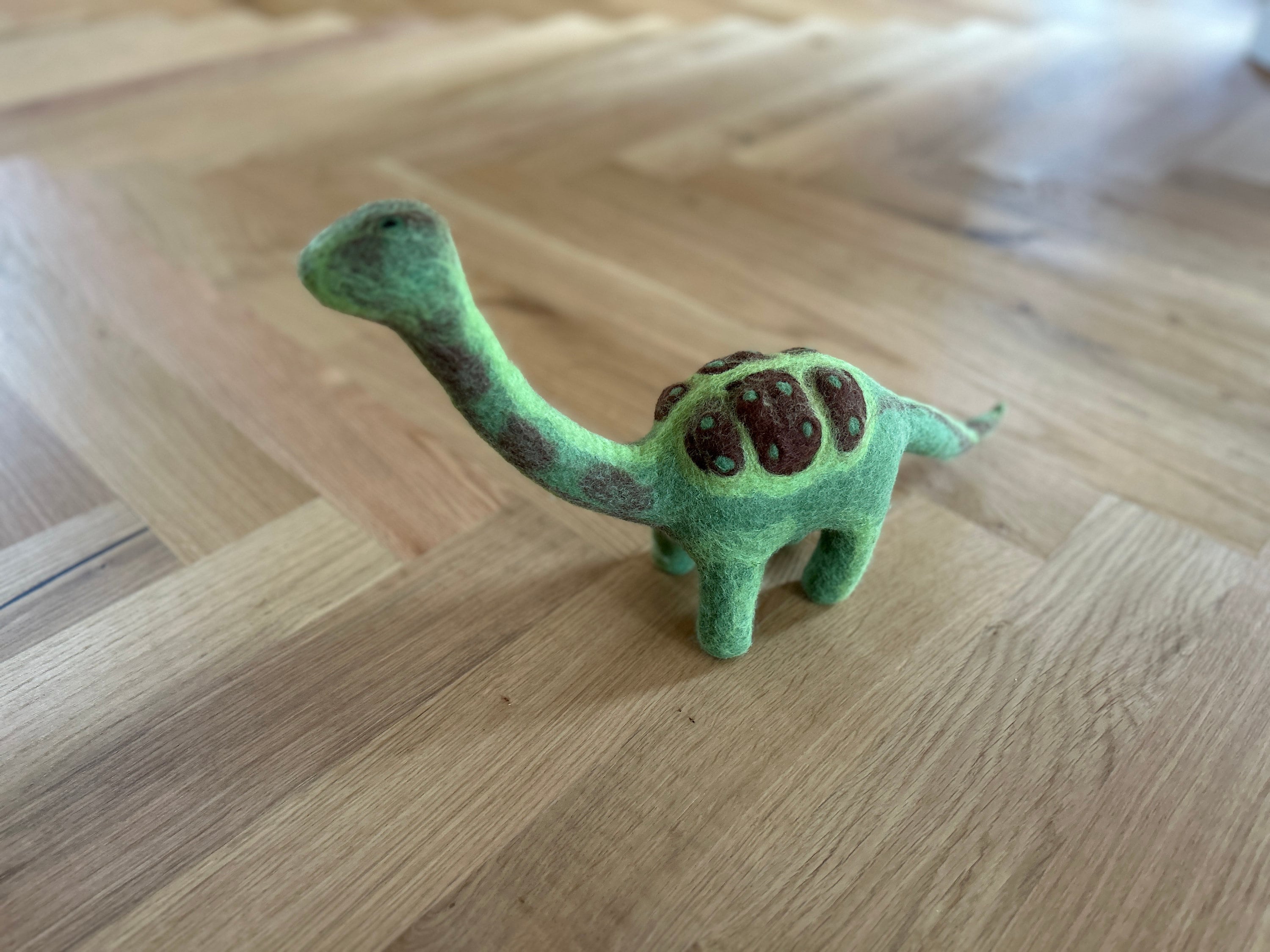Dinos handgemacht aus Filz I Kinderzimmerdeko I Spielzeug I Kuscheltier I Plüschtier I Babyzimmer I Dinosaurier Deko
