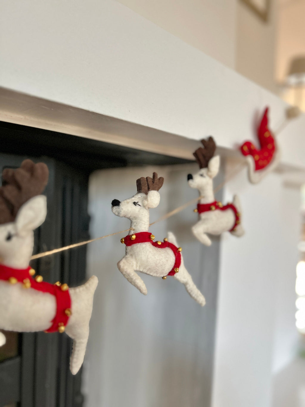 Weihnachtsgirlande aus Filz I Rentiere aus Filz I Weihnachtsschlitten I Rudolf Deko I Weihnachtsdeko I Filz Rentier mit Glöckchen