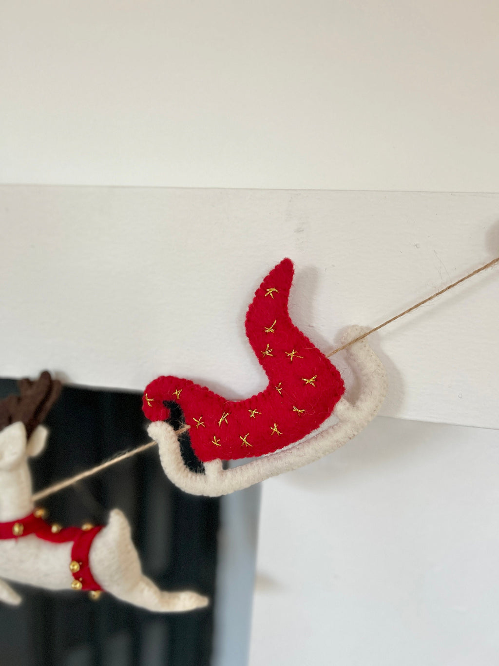Weihnachtsgirlande aus Filz I Rentiere aus Filz I Weihnachtsschlitten I Rudolf Deko I Weihnachtsdeko I Filz Rentier mit Glöckchen