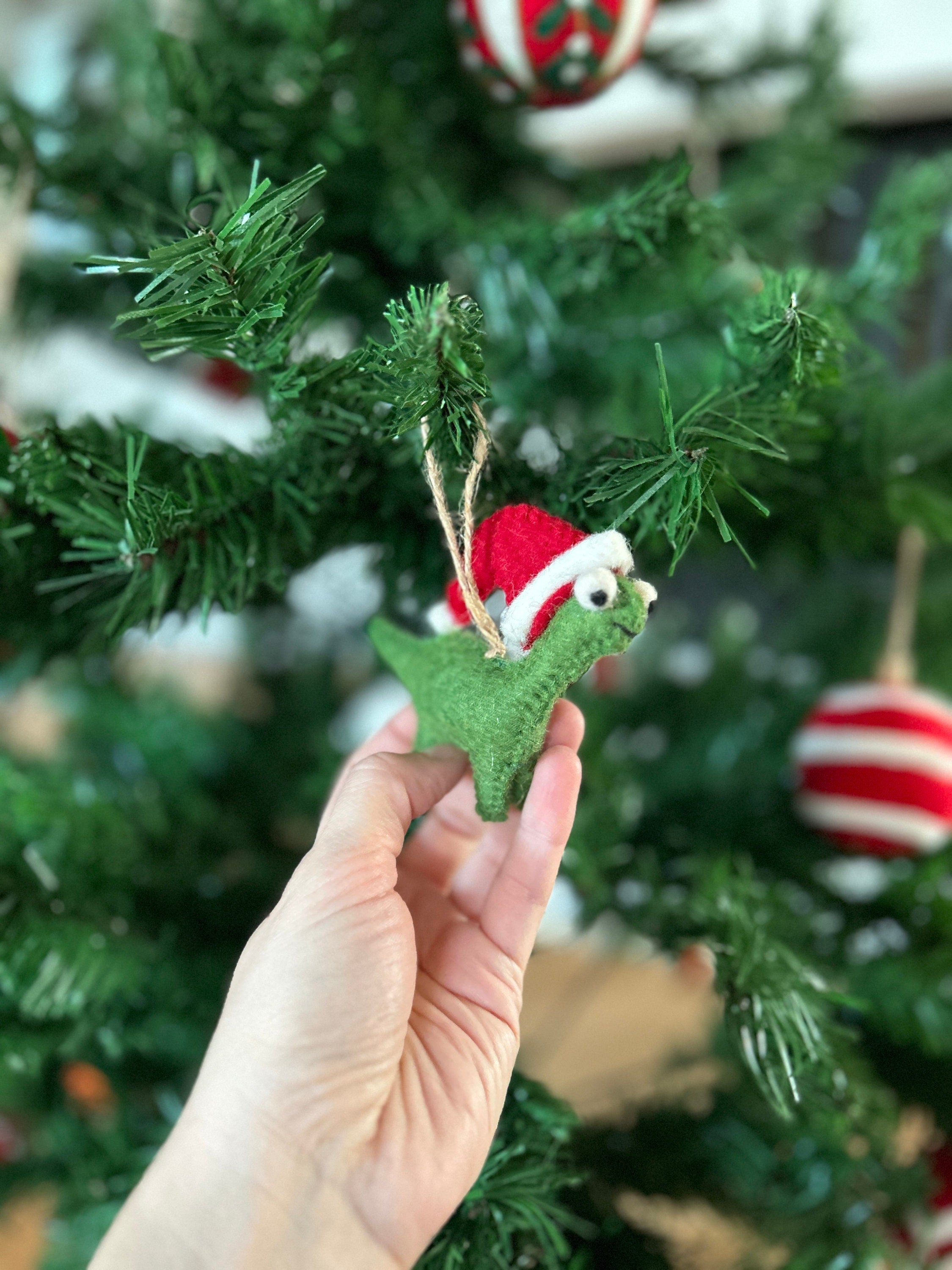Weihnachtsanhänger Dino mit Weihnachtsmütze I Christbaumschmuck Weihnachtsdeko I Winter Weihnachtsbaum I Weihnachtsschaf