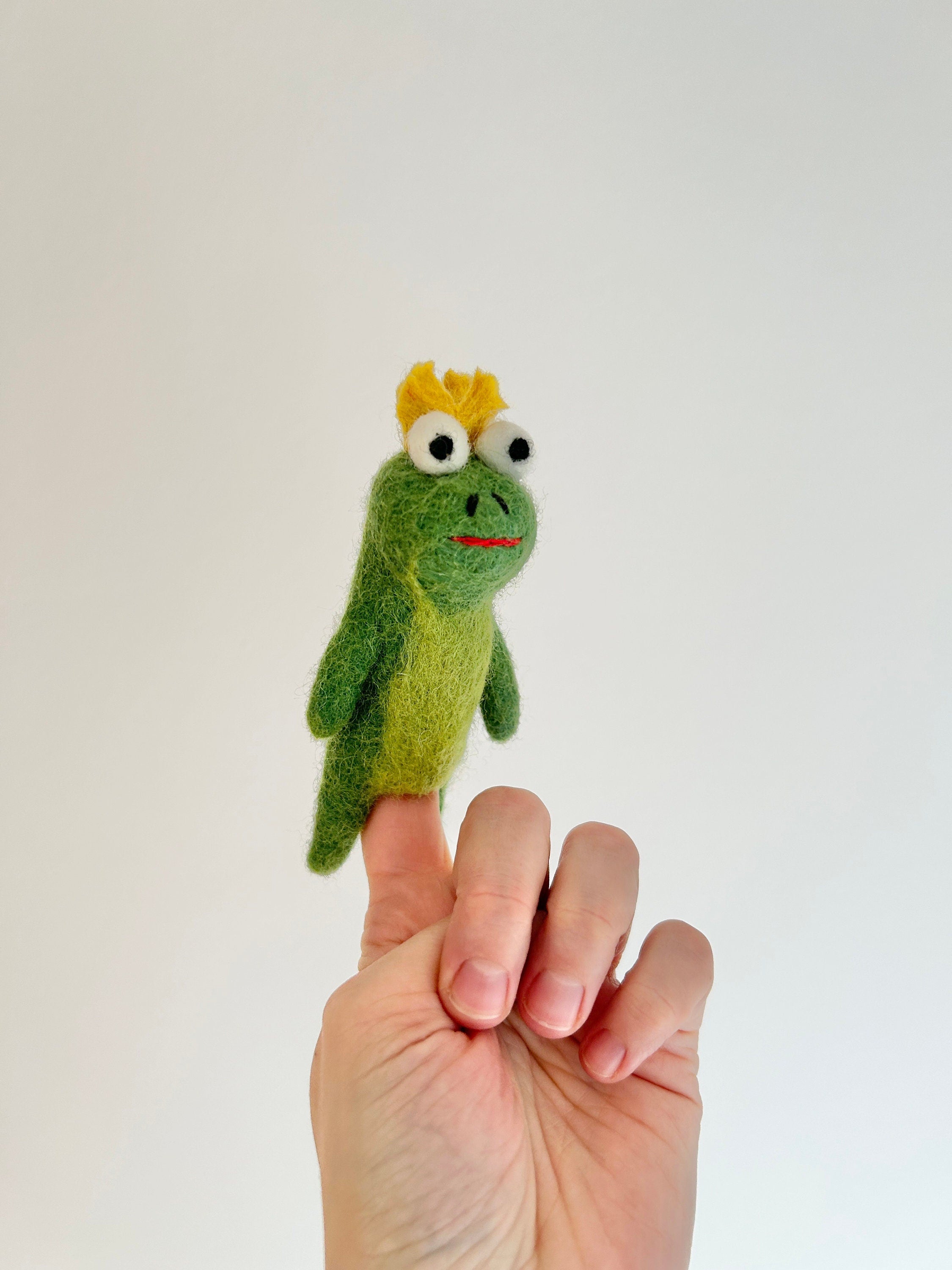 Niedliche Fingerpuppe Froschkönig aus Filz I Fingerspiel I Waldtiere I heimische Tiere I Spielzeug Montessori I Geschichten erzählen