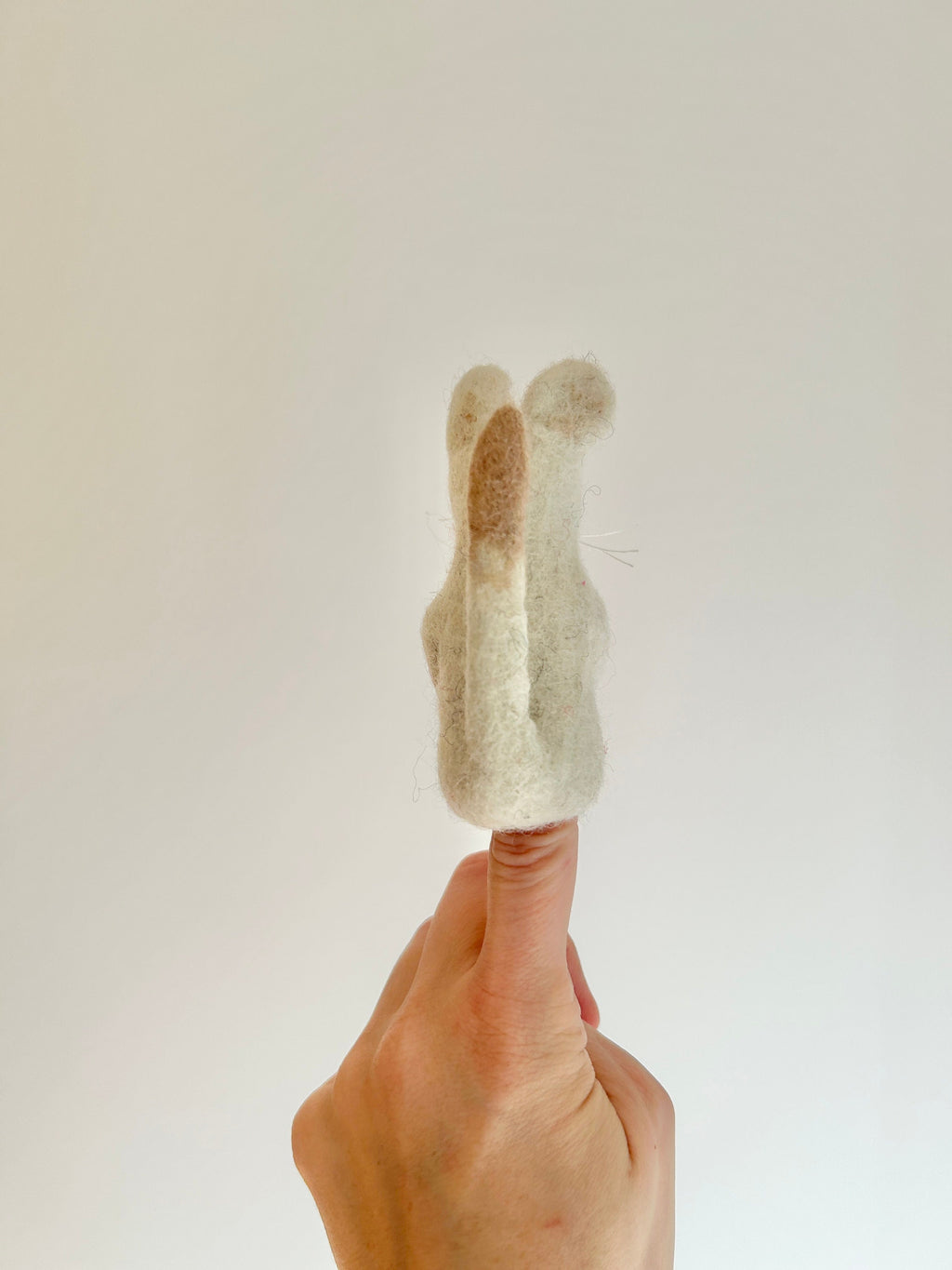 Niedliche Fingerpuppe Maus mit Herz aus Filz I Fingerspiel I Bauernhoftier I Filzmaus I Spielzeug Montessori I Geschichten erzählen