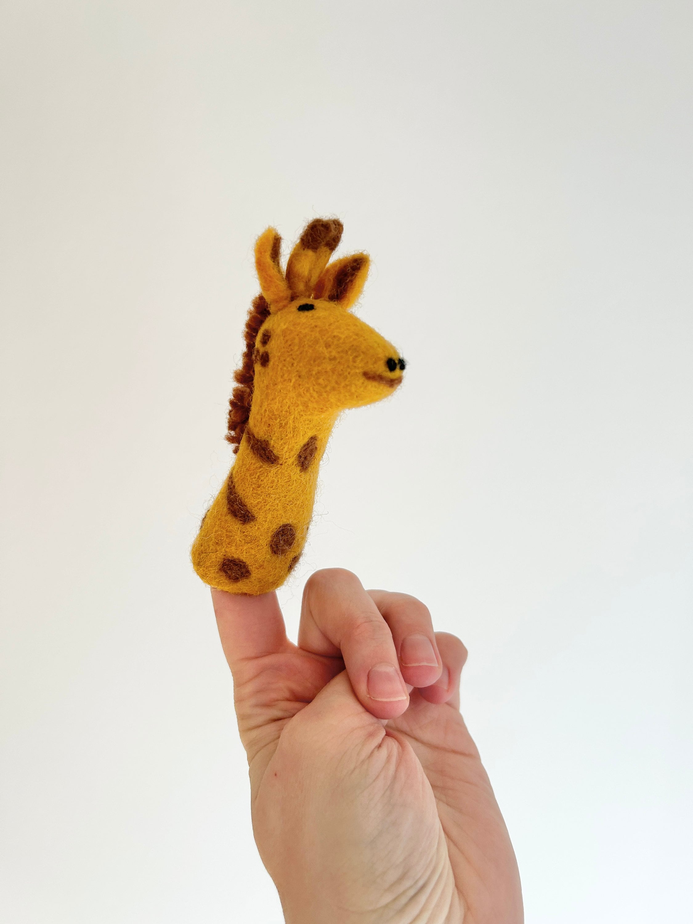 Niedliche Fingerpuppe Giraffe aus Filz I Fingerspiel I Safari I Afrikanische Tiere I Spielzeug Montessori I Geschichten erzählen