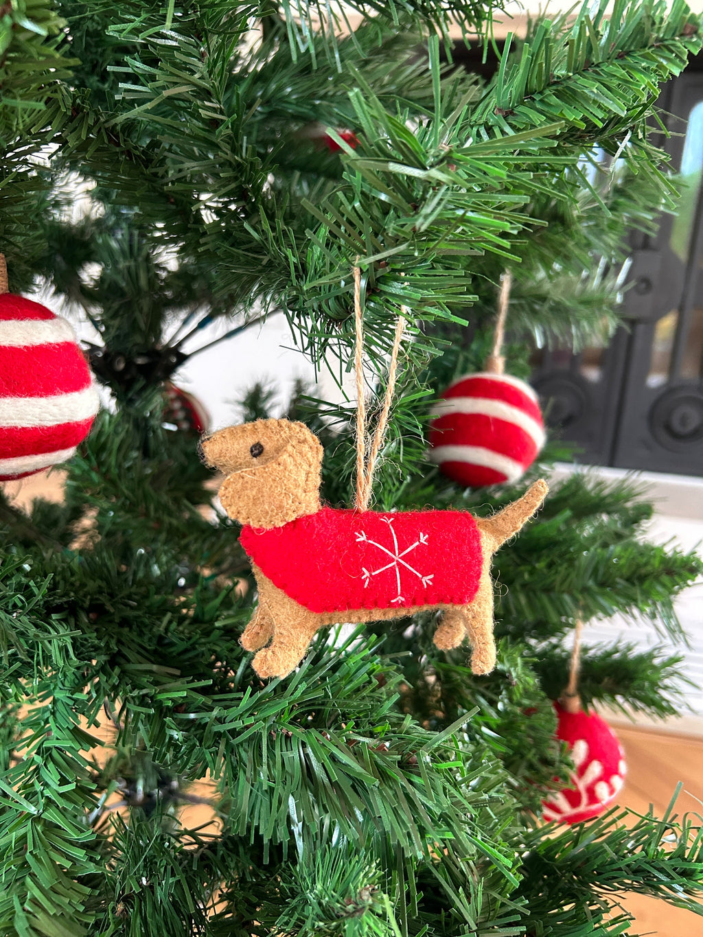 Weihnachtsanhänger Dackel aus Filz I Filz Christbaumschmuck I Weihnachtsdeko I Weihnachtsdackel mit Mantel I Hundeanhänger