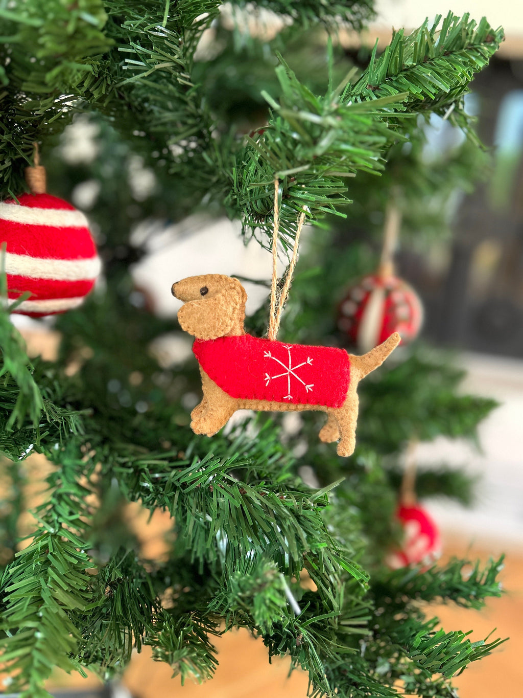 Weihnachtsanhänger Dackel aus Filz I Filz Christbaumschmuck I Weihnachtsdeko I Weihnachtsdackel mit Mantel I Hundeanhänger