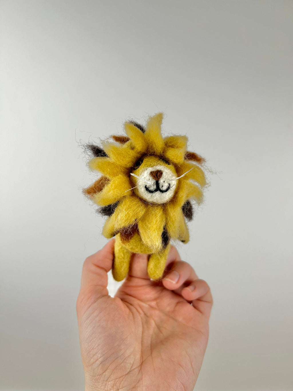 Niedliche Fingerpuppe Löwe aus Filz I Fingerspiel I Wildtiere I Spielzeug Montessori I Geschichten erzählen I Dschungel
