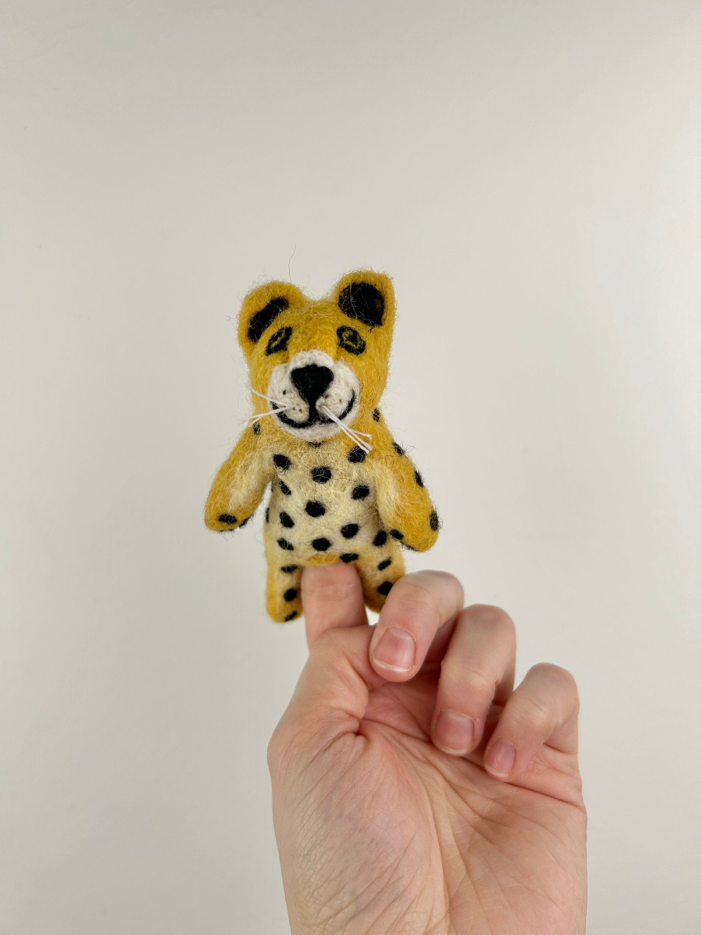 Niedliche Fingerpuppe Leopard aus Filz I Fingerspiel I Wildtiere I Spielzeug Montessori I Geschichten erzählen I Dschungel