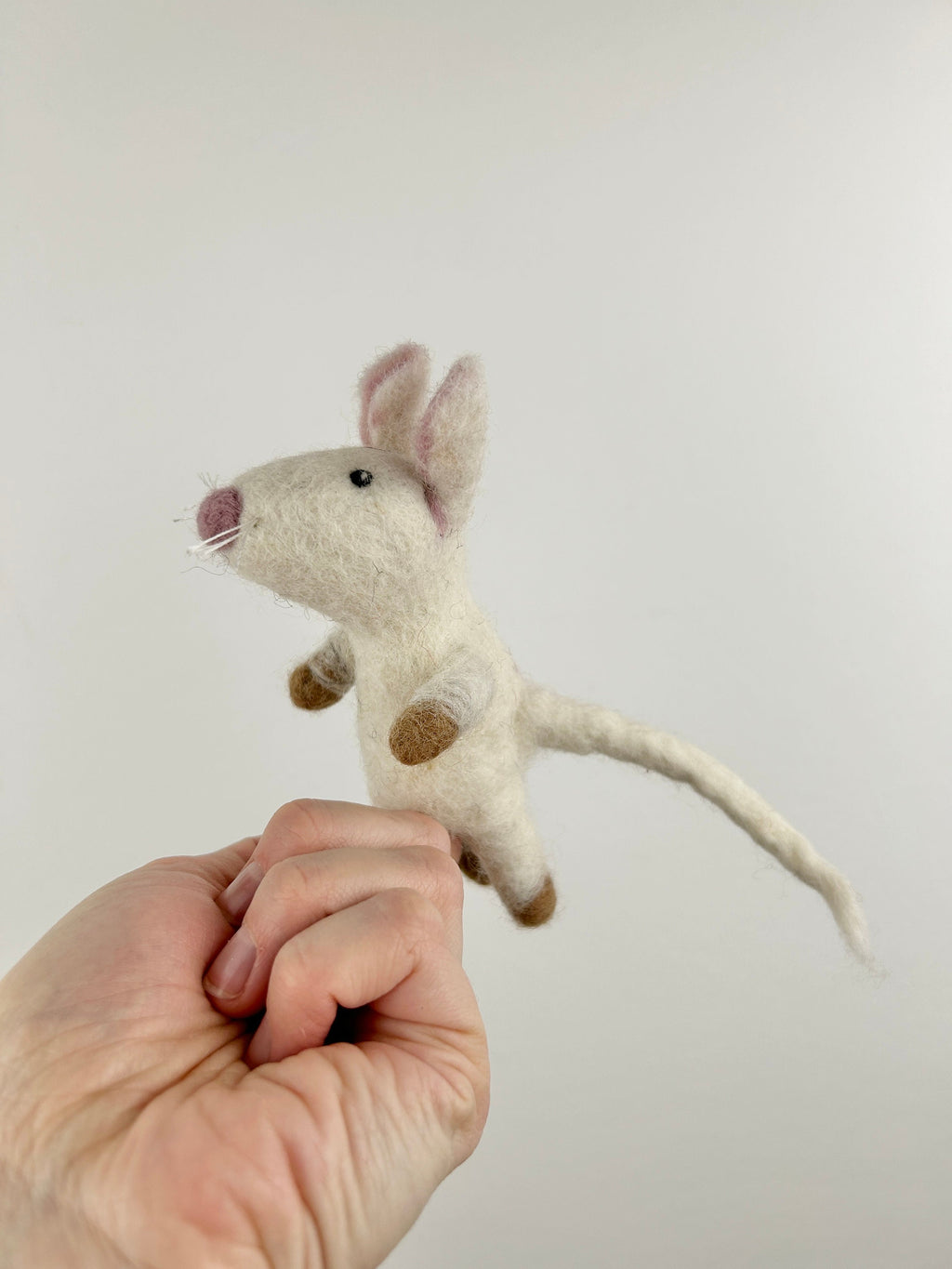 Niedliche Fingerpuppe Maus aus Filz I Fingerspiel I Bauernhoftier I Filzmaus I Spielzeug Montessori I Geschichten erzählen