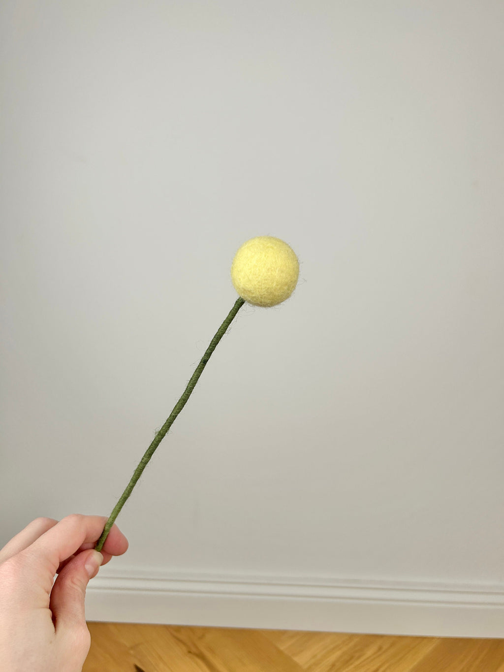 Deko Blumen aus Filz I Osterdeko I handgefilzter Zweig I Dekoration I Blumenstrauß I Filz Zweig I Frühlingsblüher