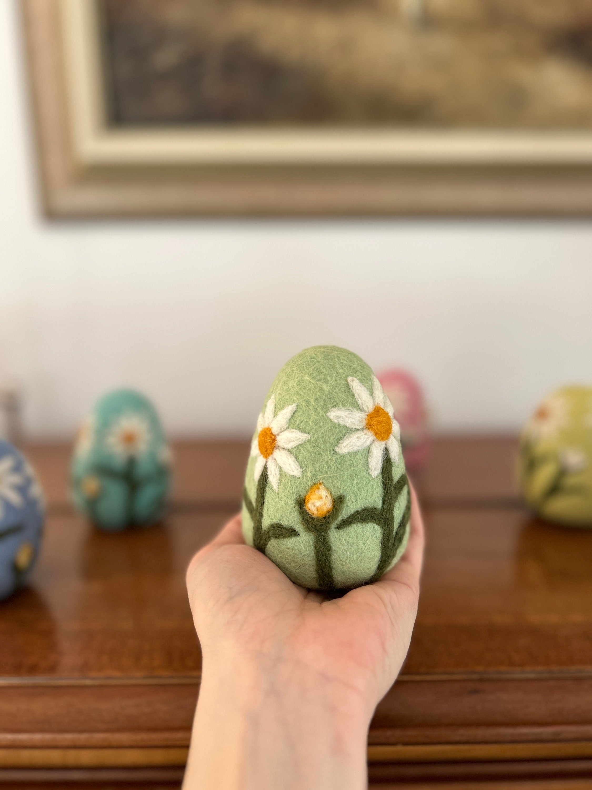 Deko Osterei bestickt aus Filz I Osterschmuck I Osterdeko I Ostereier I Gänseblümchen I Filzeier I Pastellfarbene Ostereier I Ostern I