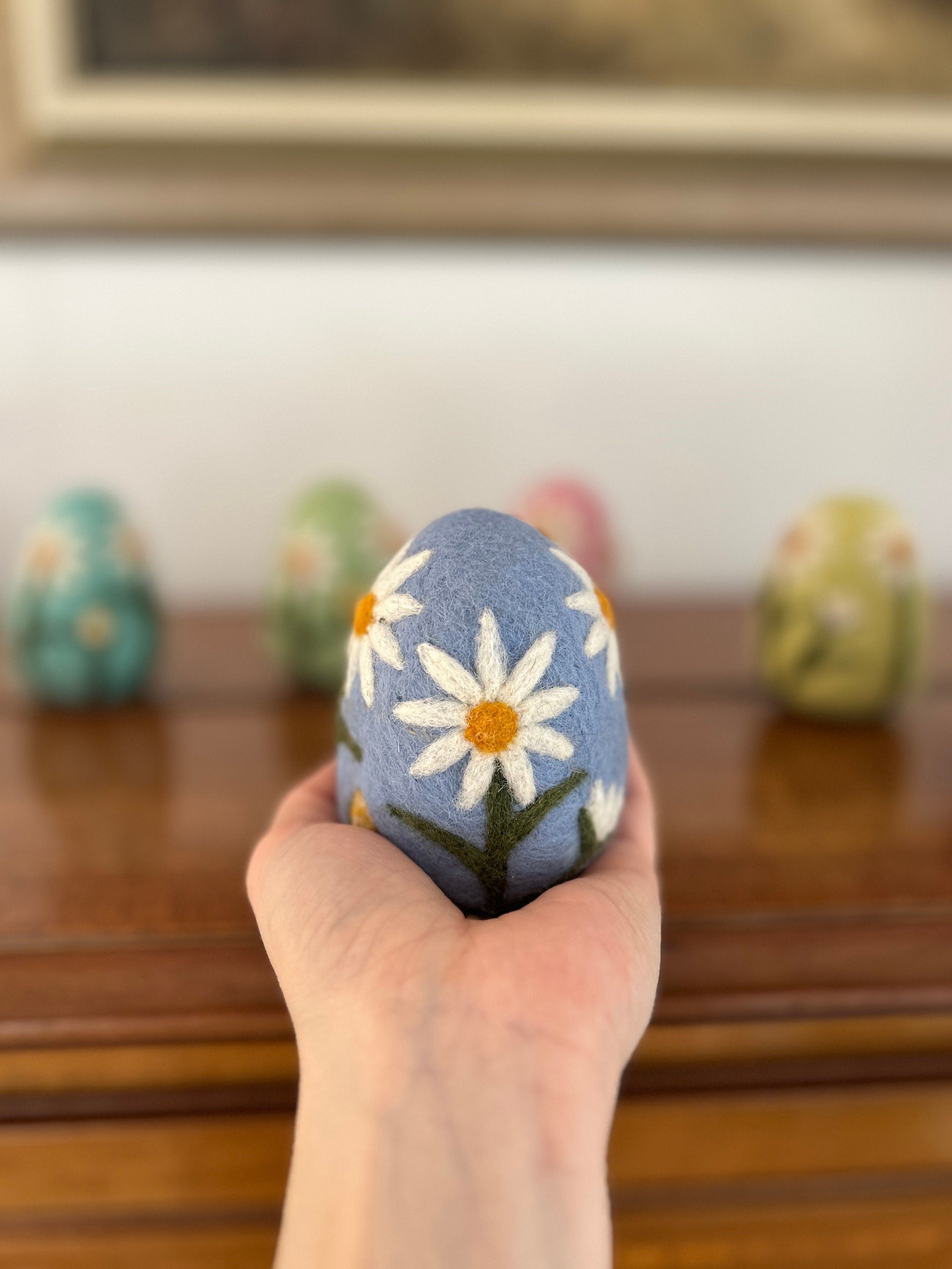 Deko Osterei bestickt aus Filz I Osterschmuck I Osterdeko I Ostereier I Gänseblümchen I Filzeier I Pastellfarbene Ostereier I Ostern I
