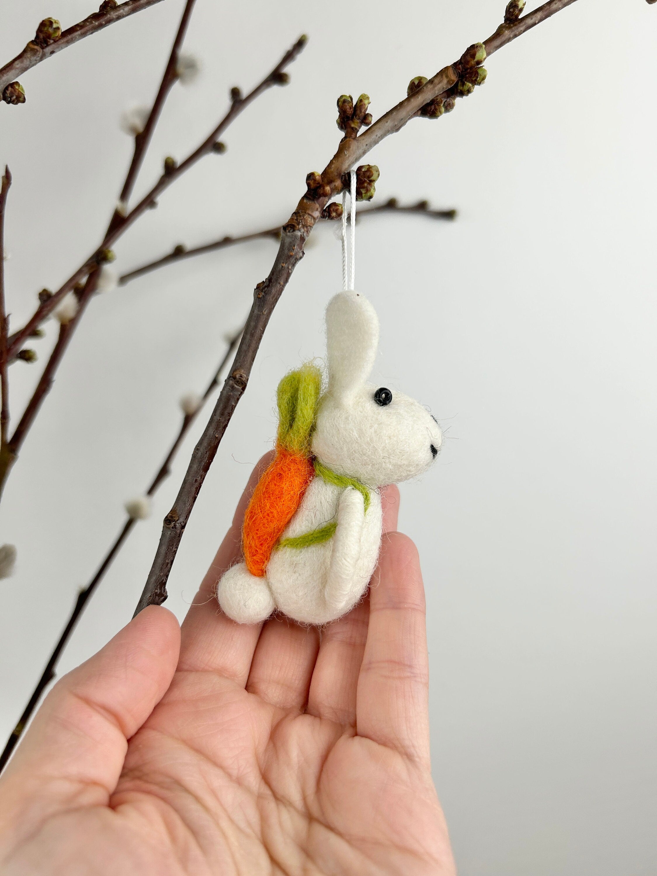 Anhänger Hase mit Karotte I Osterschmuck I Osterdeko I I Osterstrauß I Filzdeko Ostern I Osterhase I Frühling I Möhre Filz