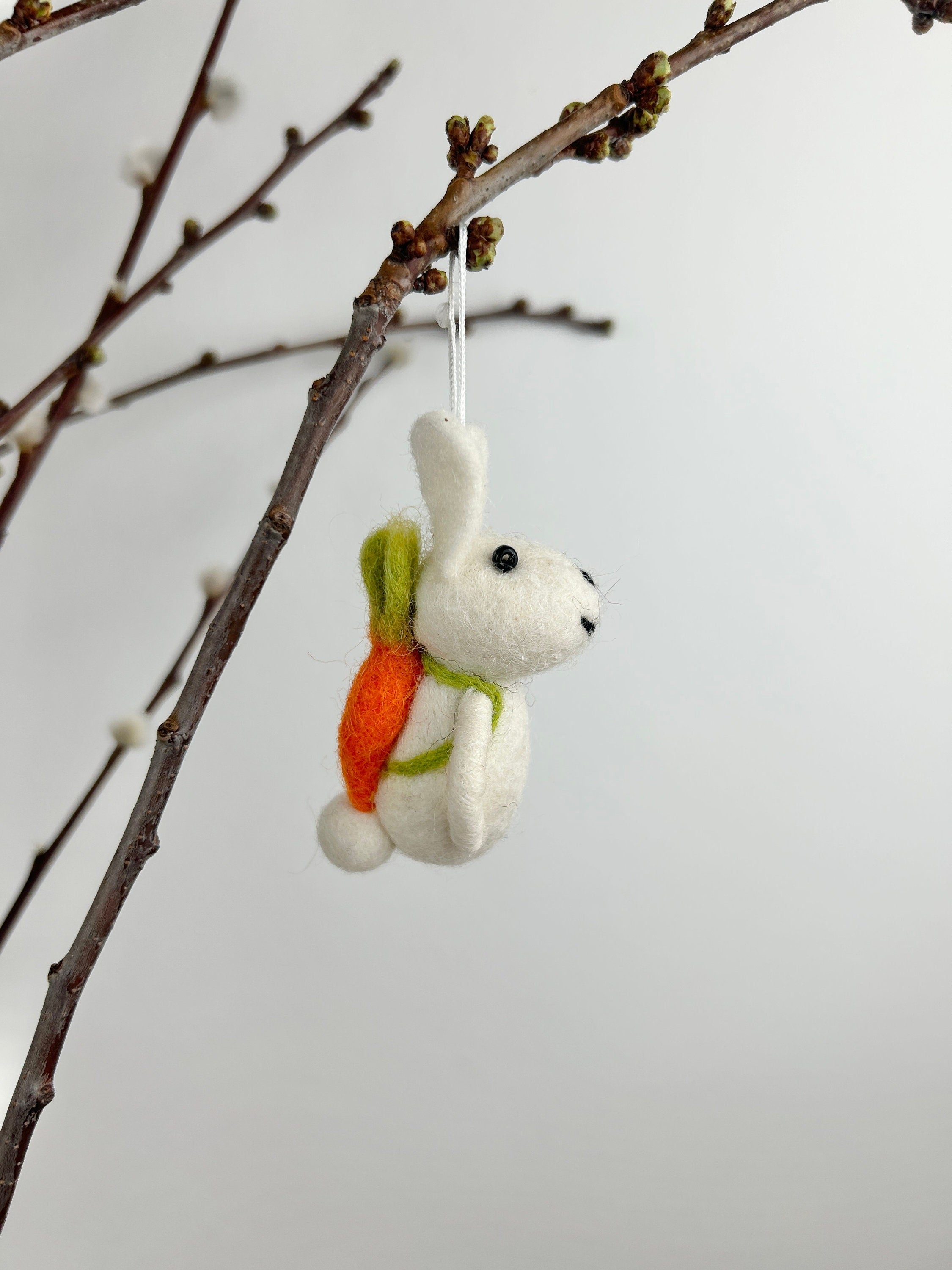 Anhänger Hase mit Karotte I Osterschmuck I Osterdeko I I Osterstrauß I Filzdeko Ostern I Osterhase I Frühling I Möhre Filz