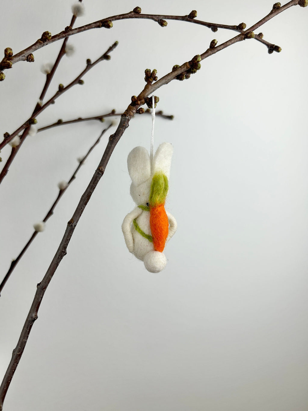 Anhänger Hase mit Karotte I Osterschmuck I Osterdeko I I Osterstrauß I Filzdeko Ostern I Osterhase I Frühling I Möhre Filz