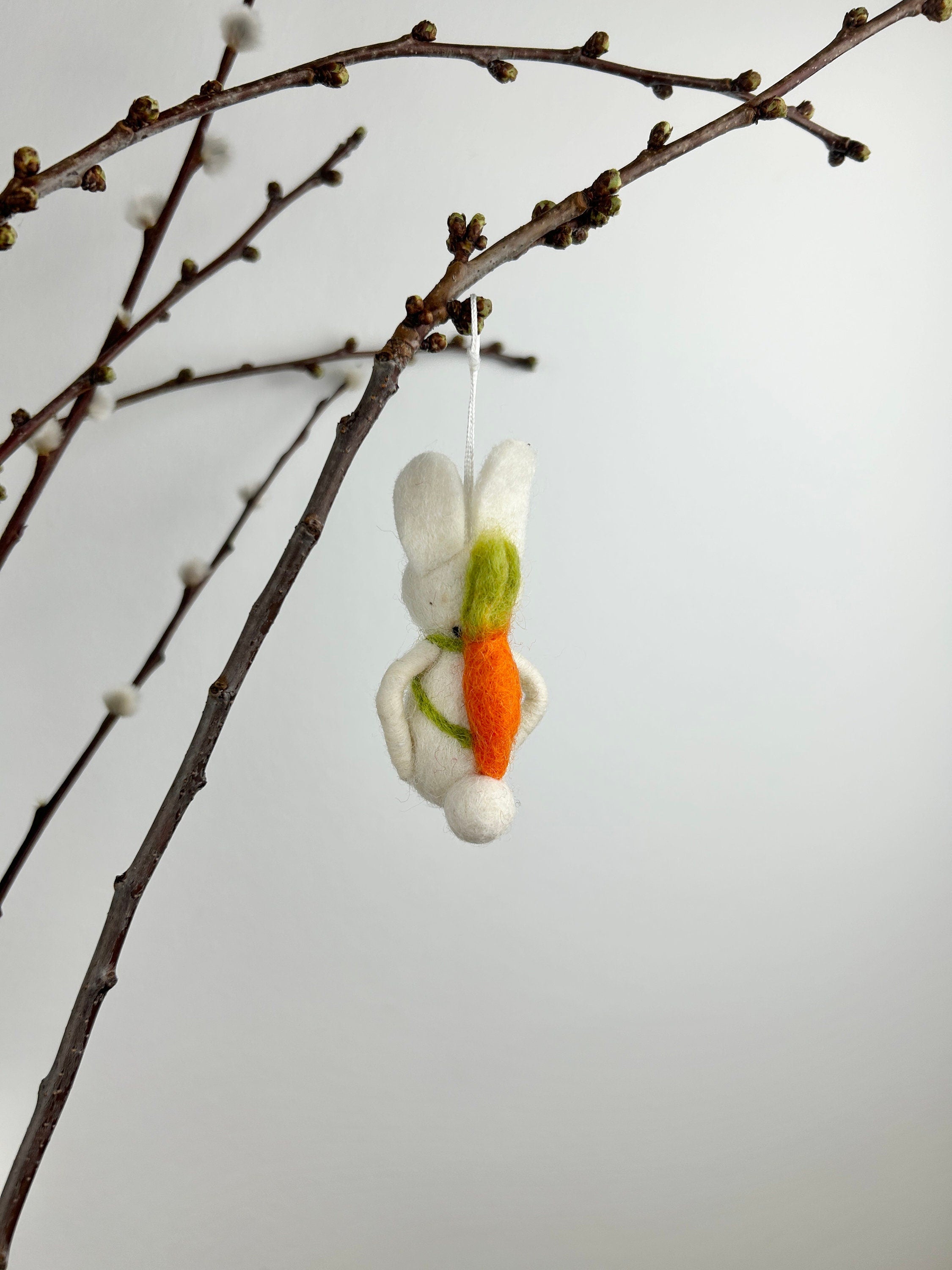 Anhänger Hase mit Karotte I Osterschmuck I Osterdeko I I Osterstrauß I Filzdeko Ostern I Osterhase I Frühling I Möhre Filz