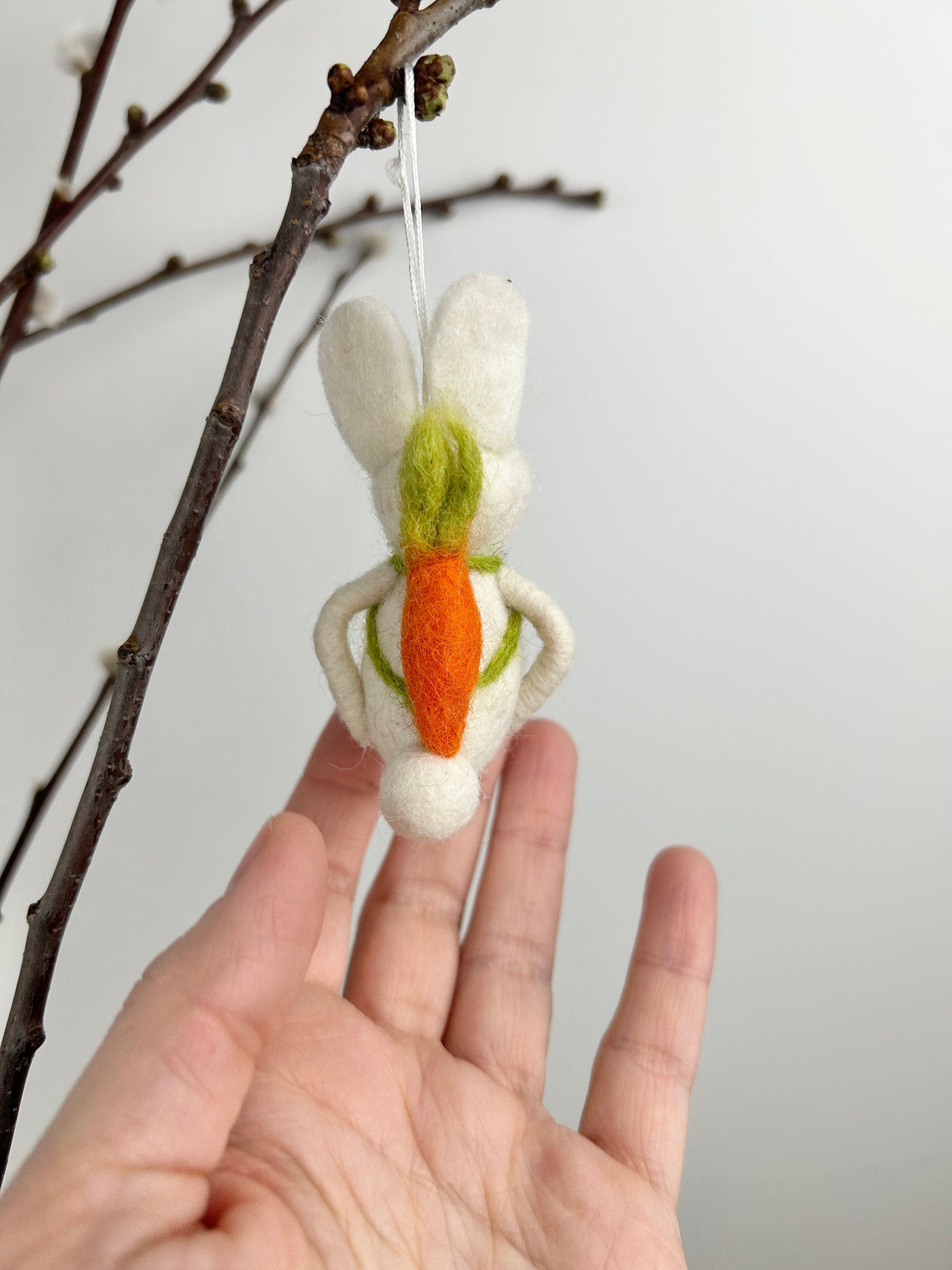 Anhänger Hase mit Karotte I Osterschmuck I Osterdeko I I Osterstrauß I Filzdeko Ostern I Osterhase I Frühling I Möhre Filz