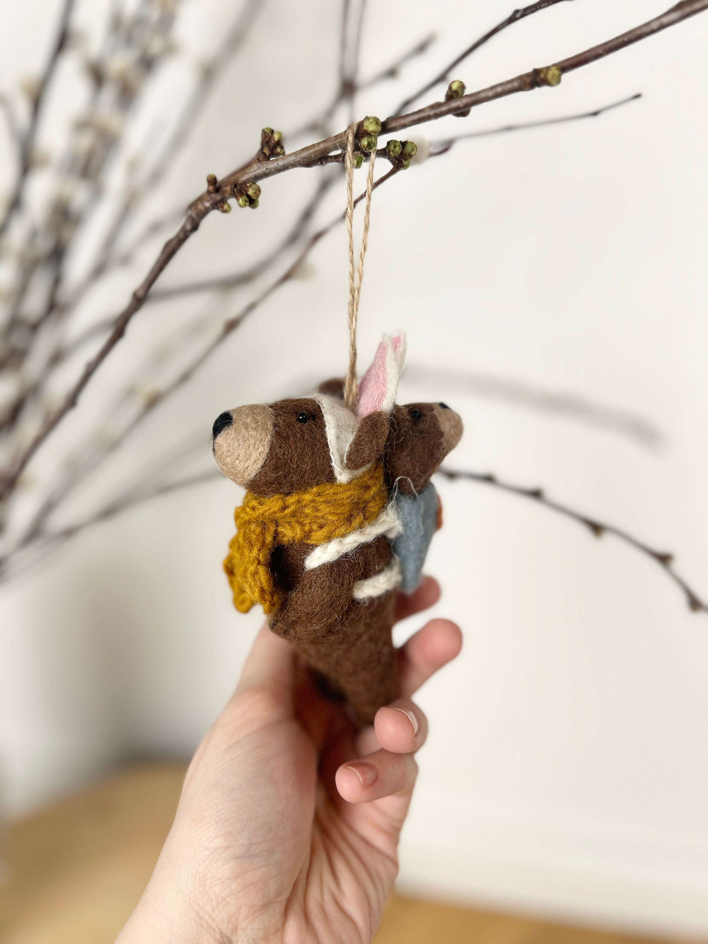 Filzanhänger OsternI Osterdeko I lustiger Bär mir Hasenohren I Osterbär I Hasenbär I Osterstrauß I Frühling I Deko aus Filz