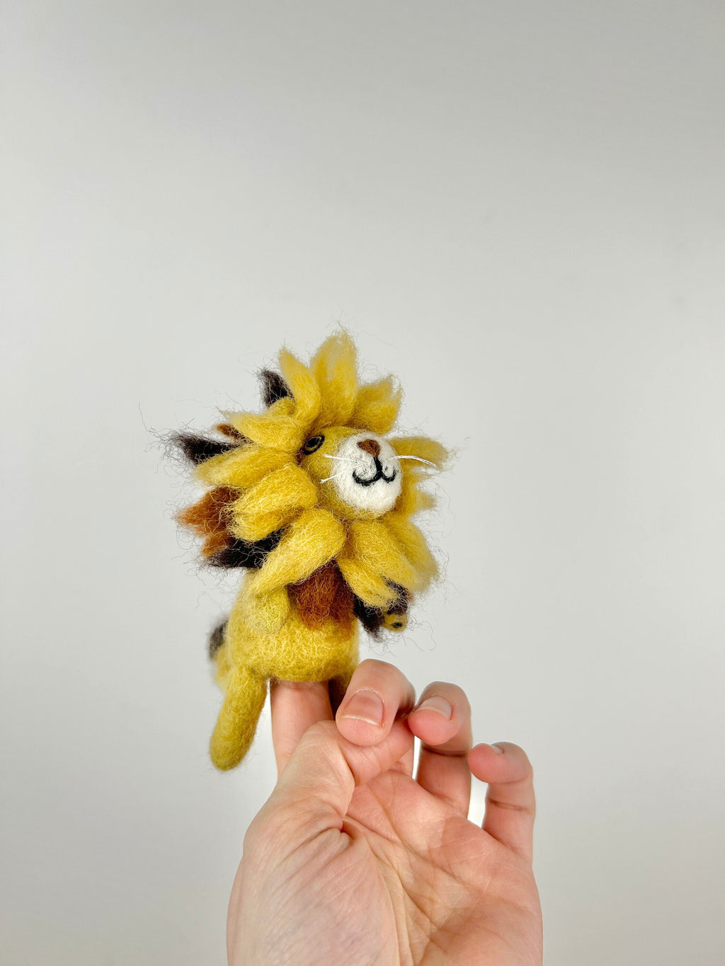 Niedliche Fingerpuppe Löwe aus Filz I Fingerspiel I Wildtiere I Spielzeug Montessori I Geschichten erzählen I Dschungel