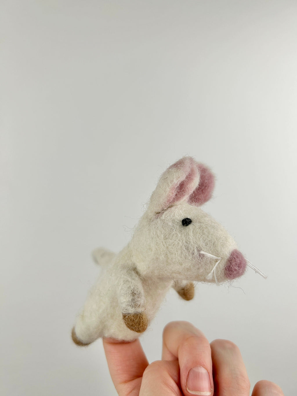 Niedliche Fingerpuppe Maus aus Filz I Fingerspiel I Bauernhoftier I Filzmaus I Spielzeug Montessori I Geschichten erzählen