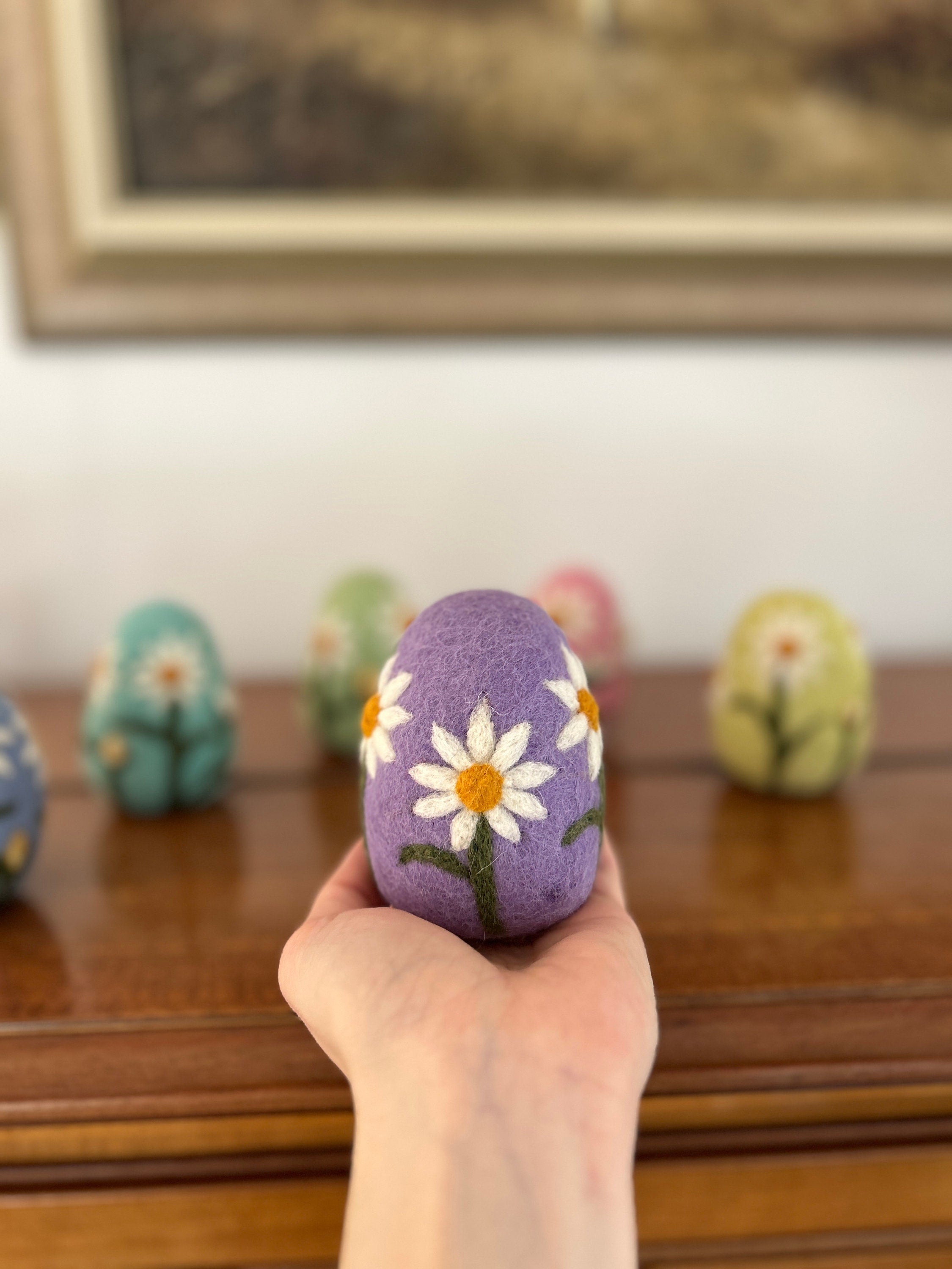 Deko Osterei bestickt aus Filz I Osterschmuck I Osterdeko I Ostereier I Gänseblümchen I Filzeier I Pastellfarbene Ostereier I Ostern I