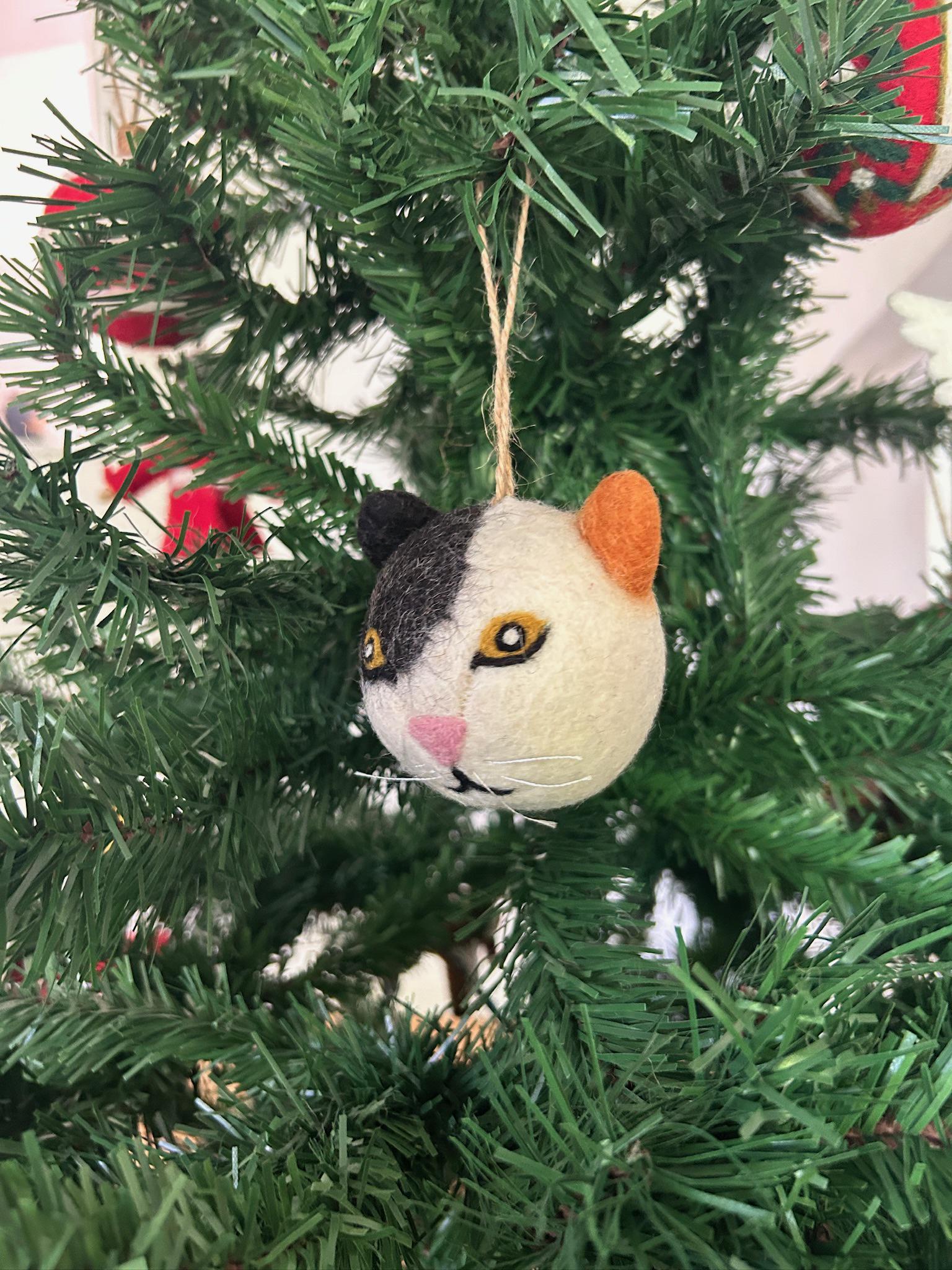 Weihnachtskugel Katze handgemacht I Weihnachtsdeko I Christmas I Kugeln handgemacht I Weihnachtsschmuck I Christbaumkugel Filz I