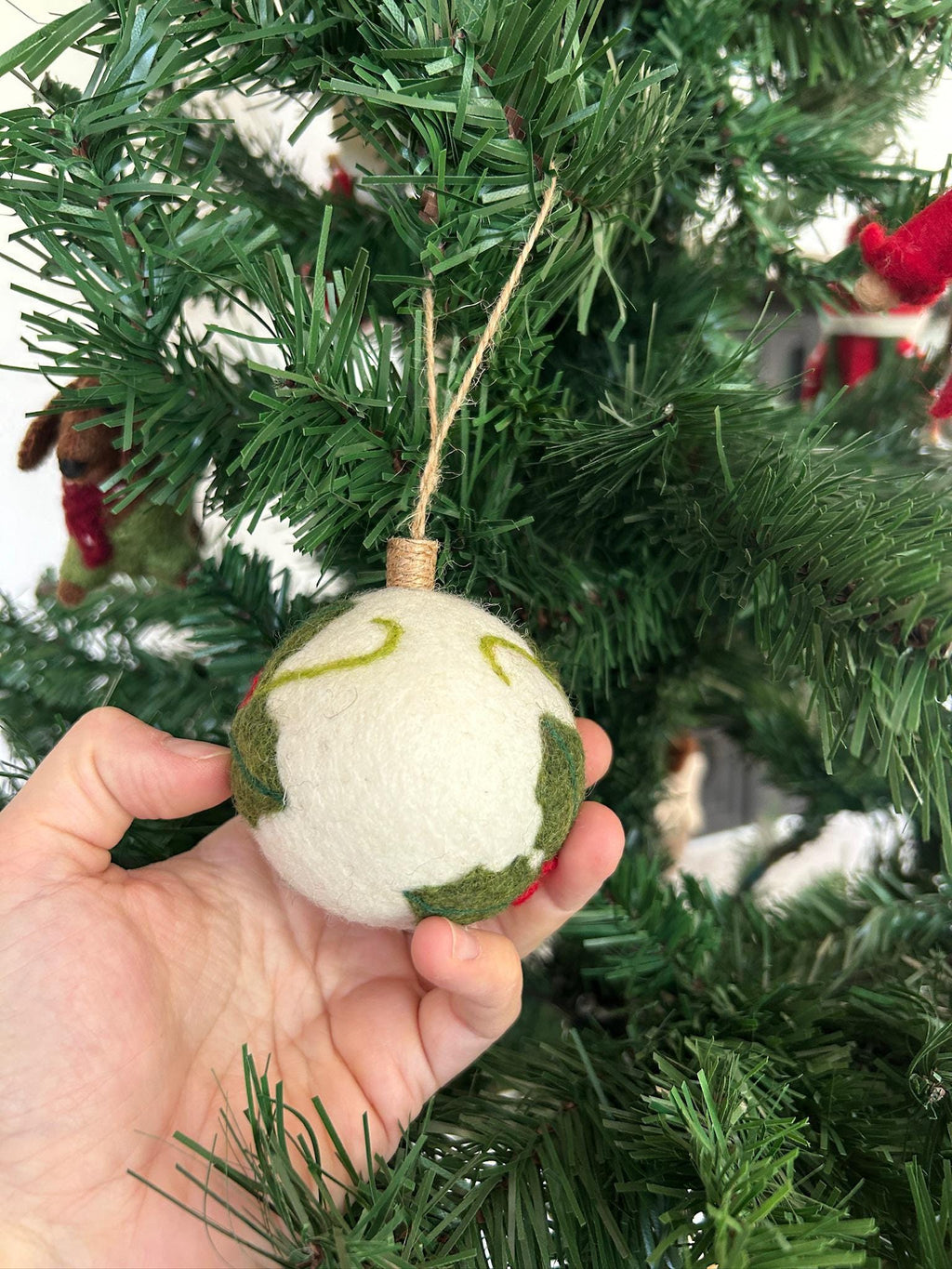 Weihnachtskugel Filz handgemacht I Weihnachtsdeko I Anhänger I Rotkehlchen Deko I Weihnachtsschmuck I Christbaumkuge Stechpalme Kugel Filz