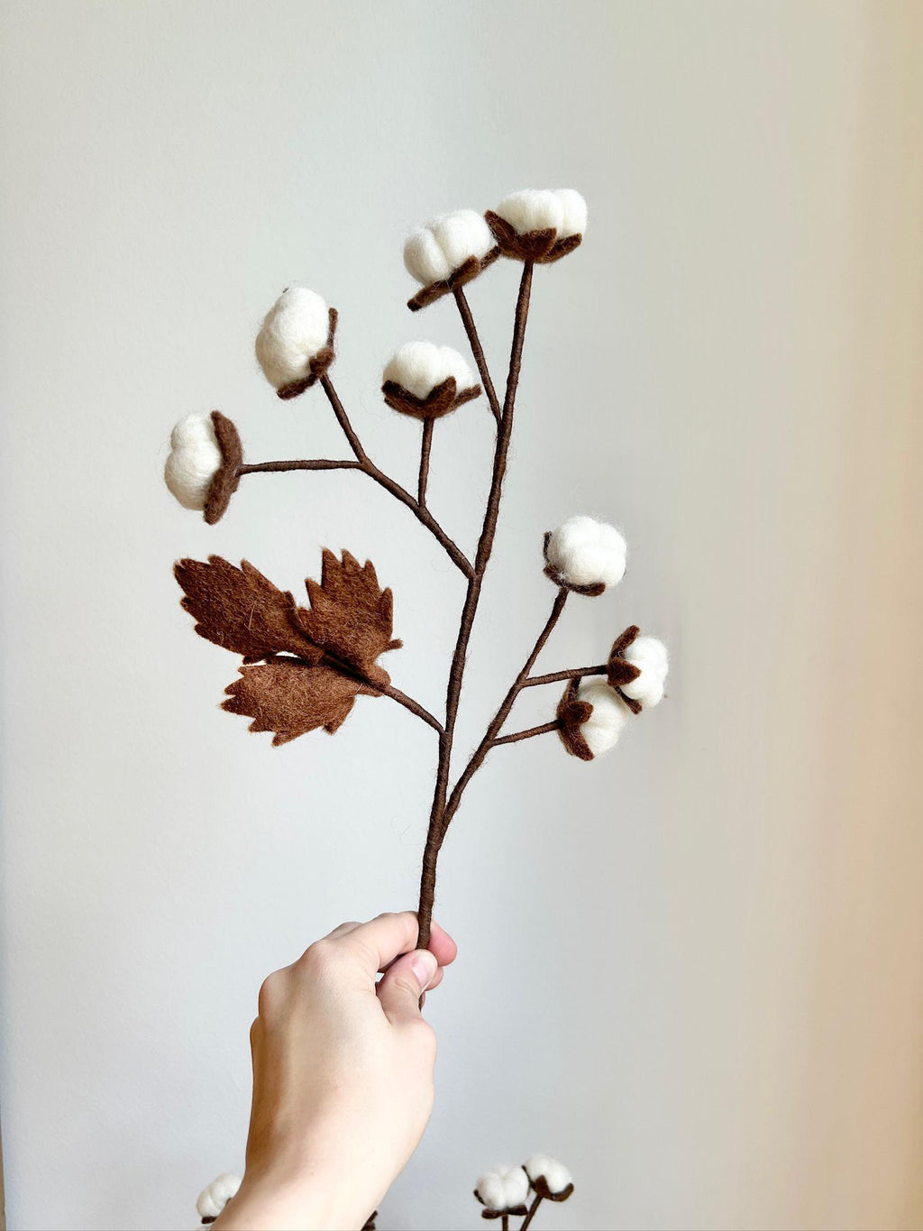 Baumwollzweig I Herbstzweig aus Filz I handgefilzter Zweig I Dekoration I Blumenstrauß I Winterdeko I Herbstdeko I