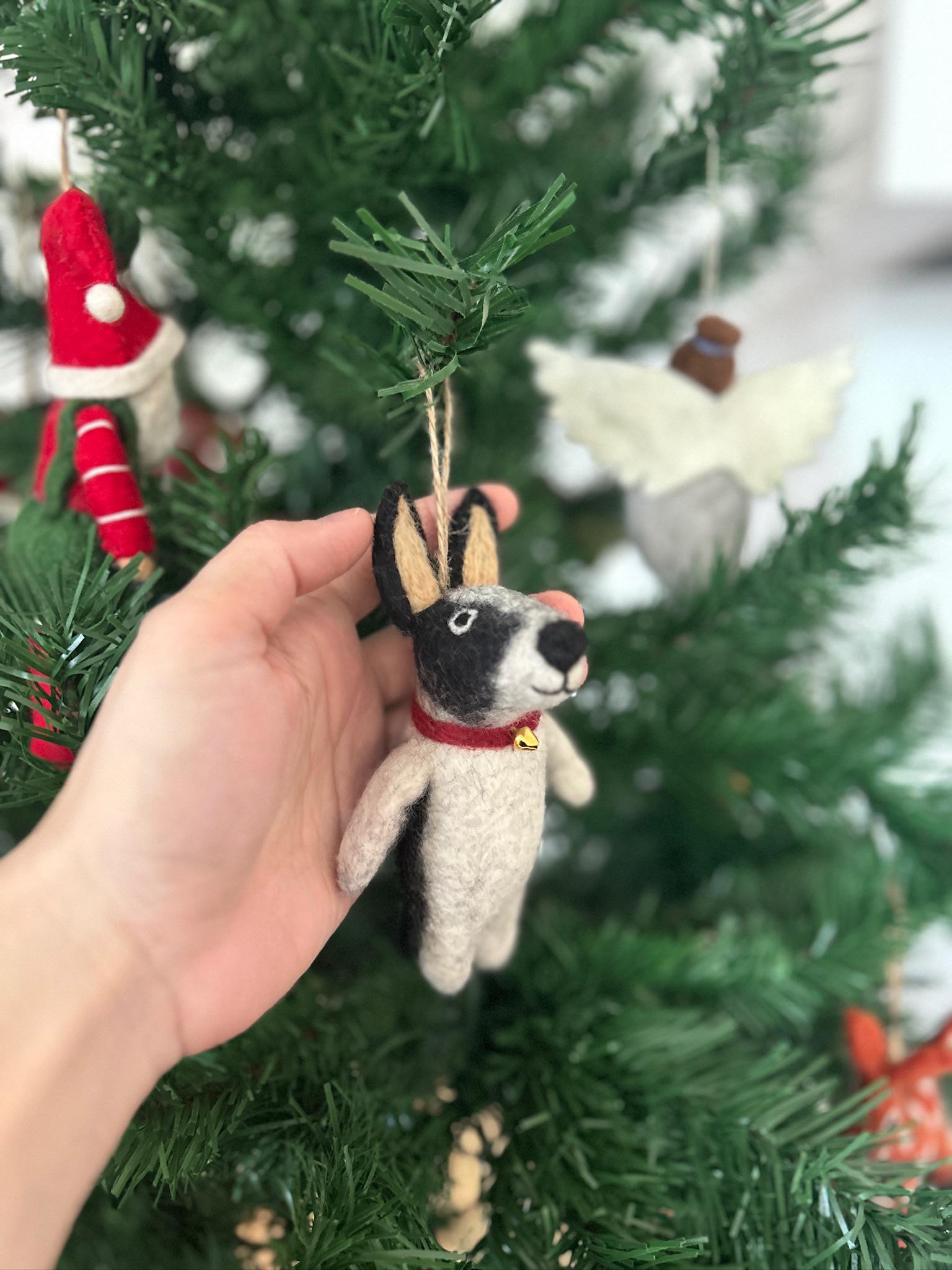 Weihnachtsanhänger Hund schwarz weiß I Filz Christbaumschmuck I Weihnachtsdeko I Hund mit Halstuch