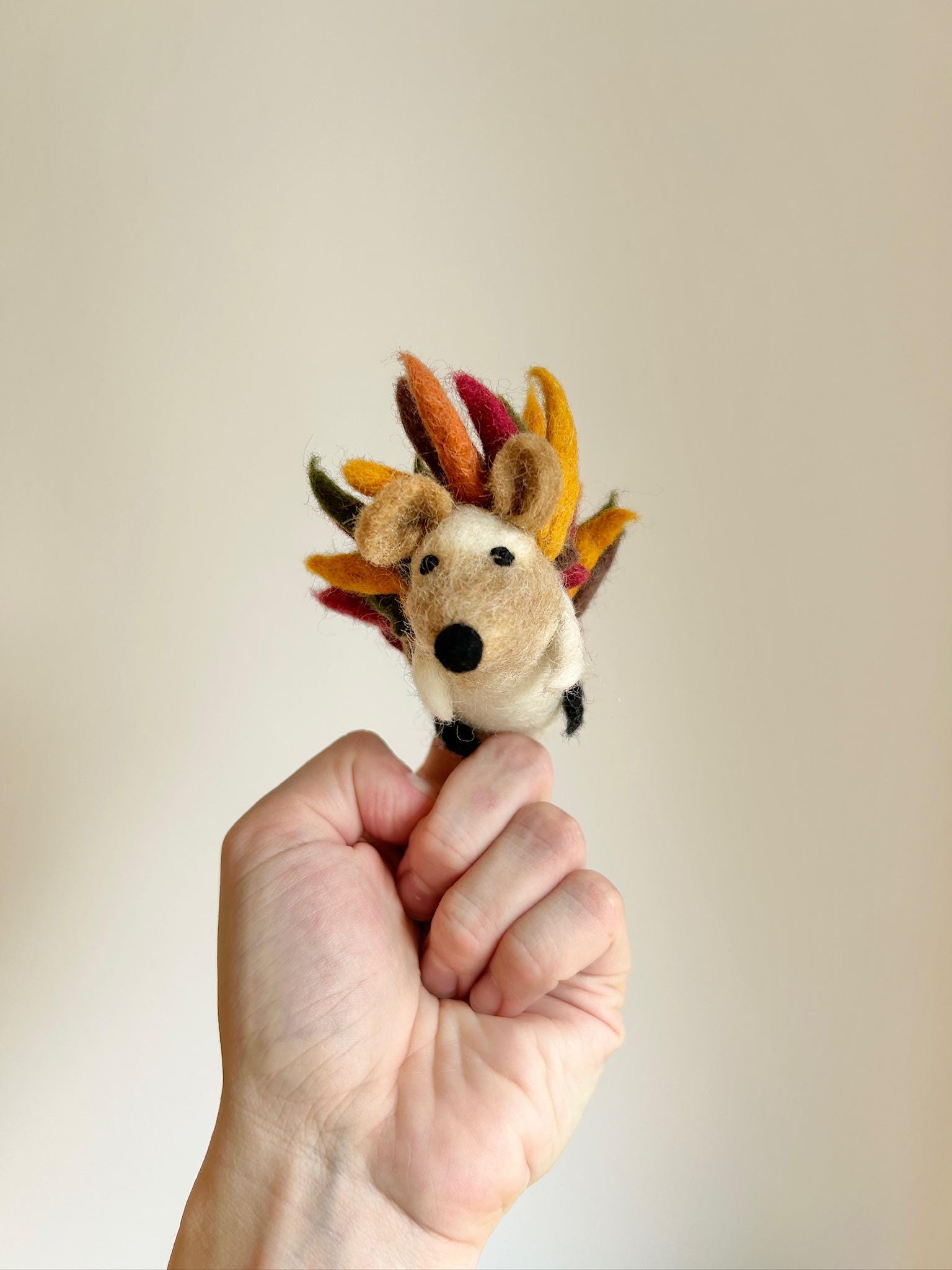 Niedliche Fingerpuppe Igel aus Filz I Fingerspiel I Waldtiere I heimische Tiere I Spielzeug Montessori I Geschichten erzählen