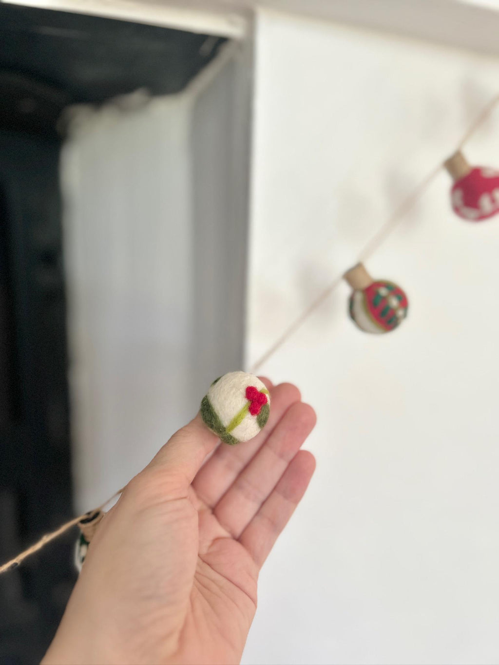 Weihnachtsgirlande Kugeln I Christbaumkugeln I Bestickte Kugeln I KugelgirlandeI aus Filz handgemacht I Weihnachtsdeko I Christmas