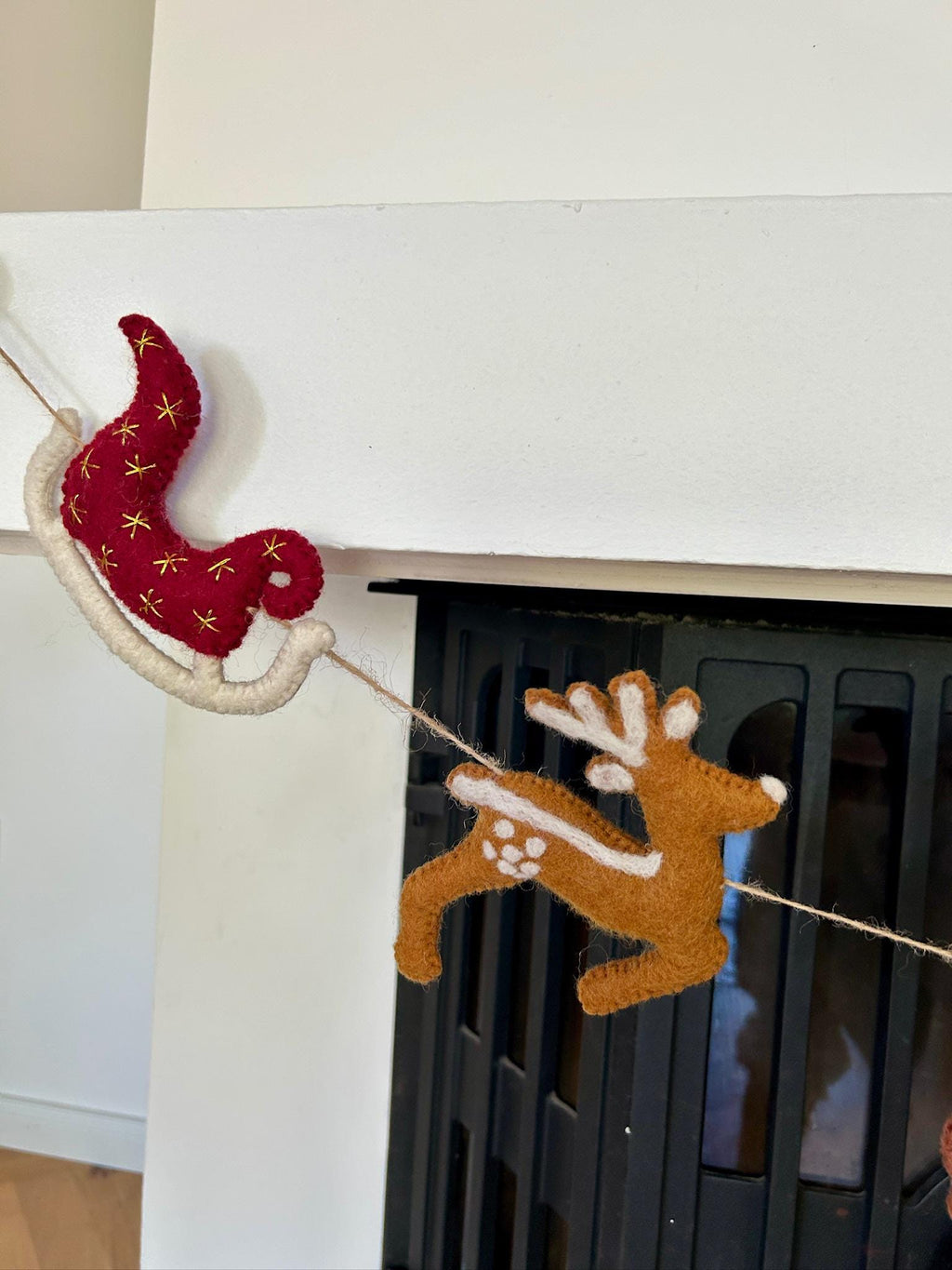 Weihnachtsgirlande aus Filz I Rentiere aus Filz I Rudolf Deko I Weihnachtsdeko I Filz Hirsch mit Schlitten
