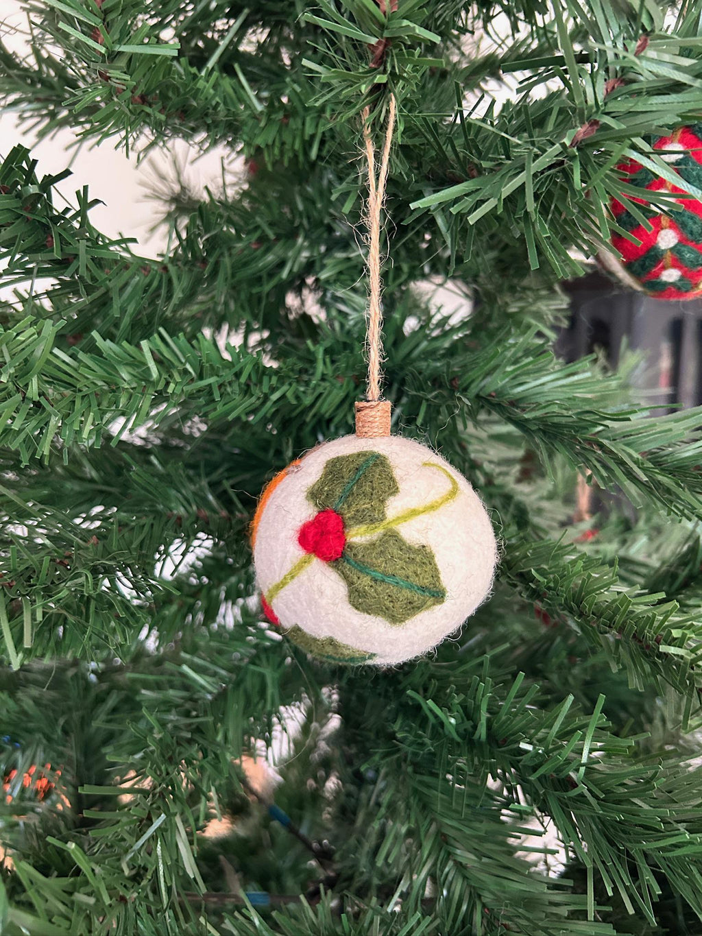 Weihnachtskugel Filz handgemacht I Weihnachtsdeko I Anhänger I Rotkehlchen Deko I Weihnachtsschmuck I Christbaumkuge Stechpalme Kugel Filz