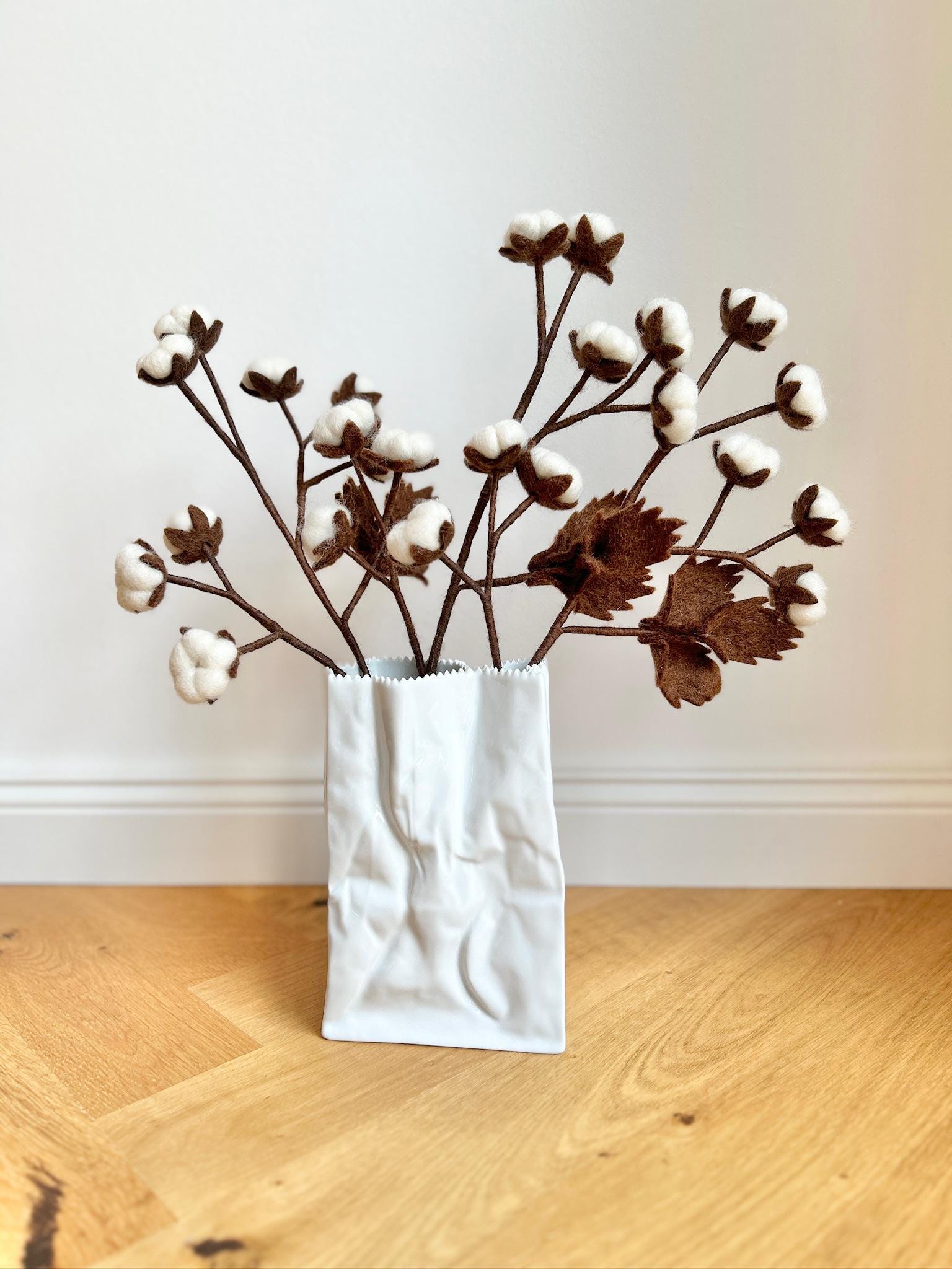 Baumwollzweig I Herbstzweig aus Filz I handgefilzter Zweig I Dekoration I Blumenstrauß I Winterdeko I Herbstdeko I